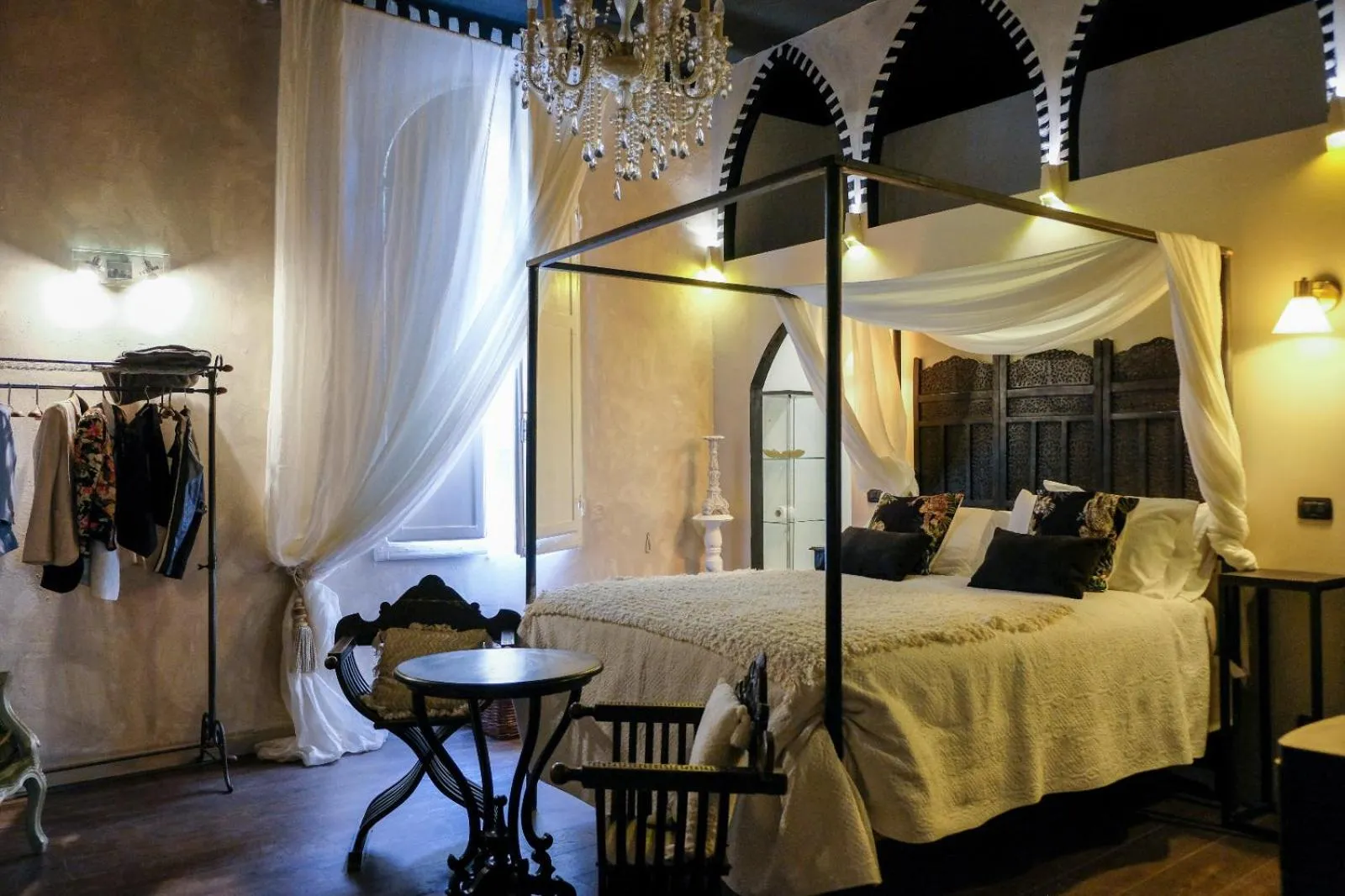 Bedroom, Bed in Les Chambres de Amelie B&B