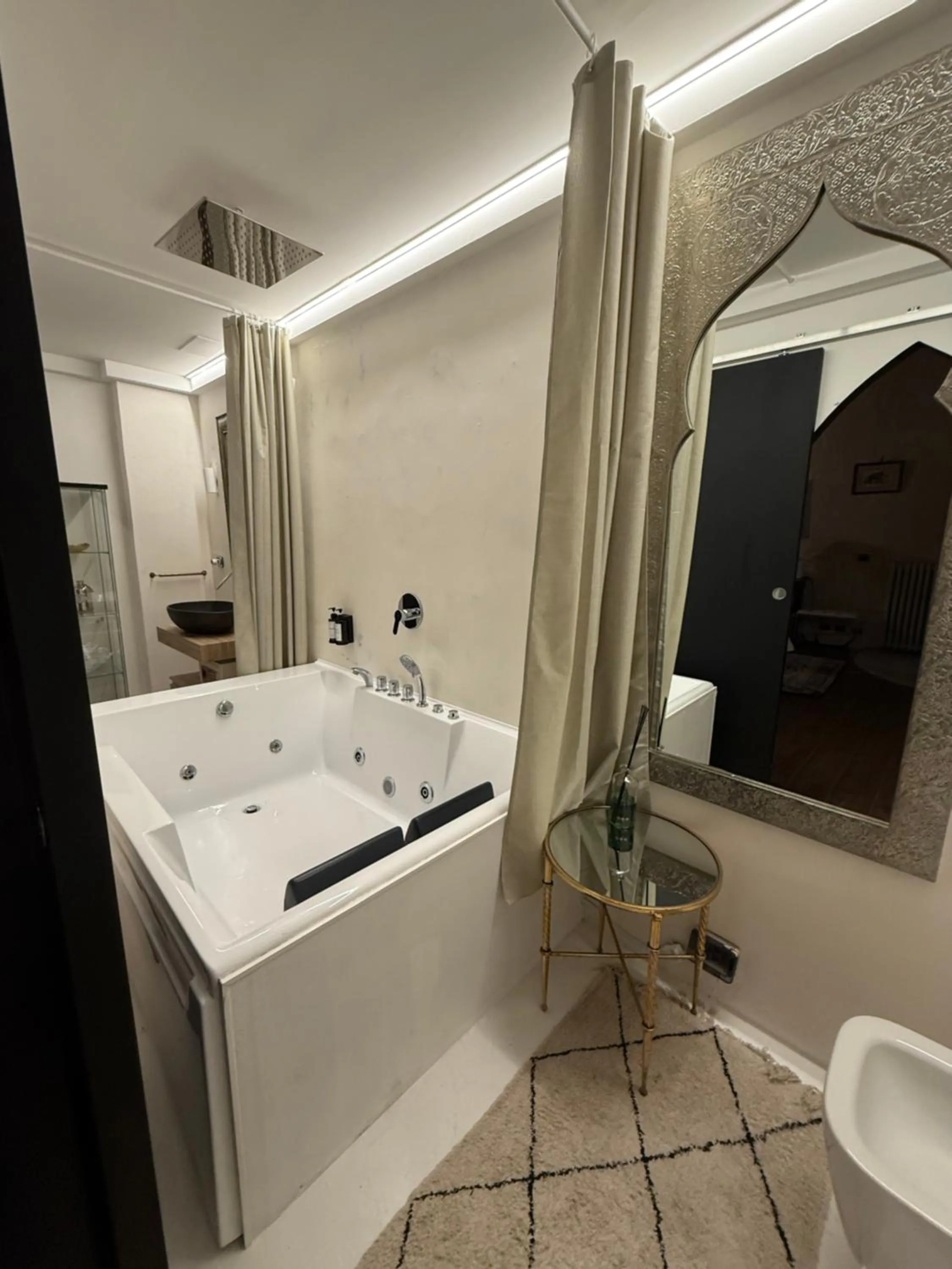 Bathroom in Les Chambres de Amelie B&B