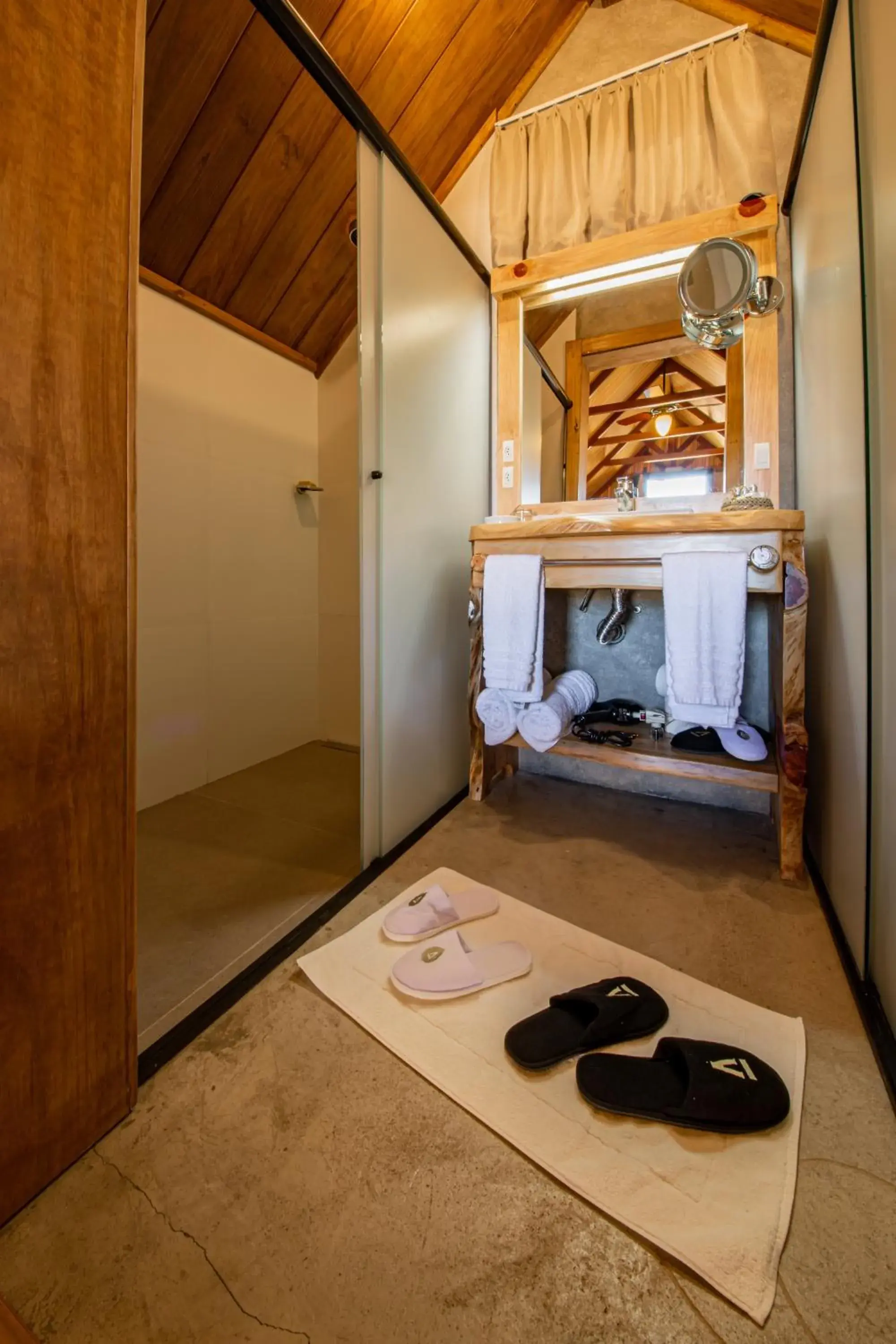 Shower, Bed in Parador Cambará do Sul Shower, Bed in Parador Cambará do Sul