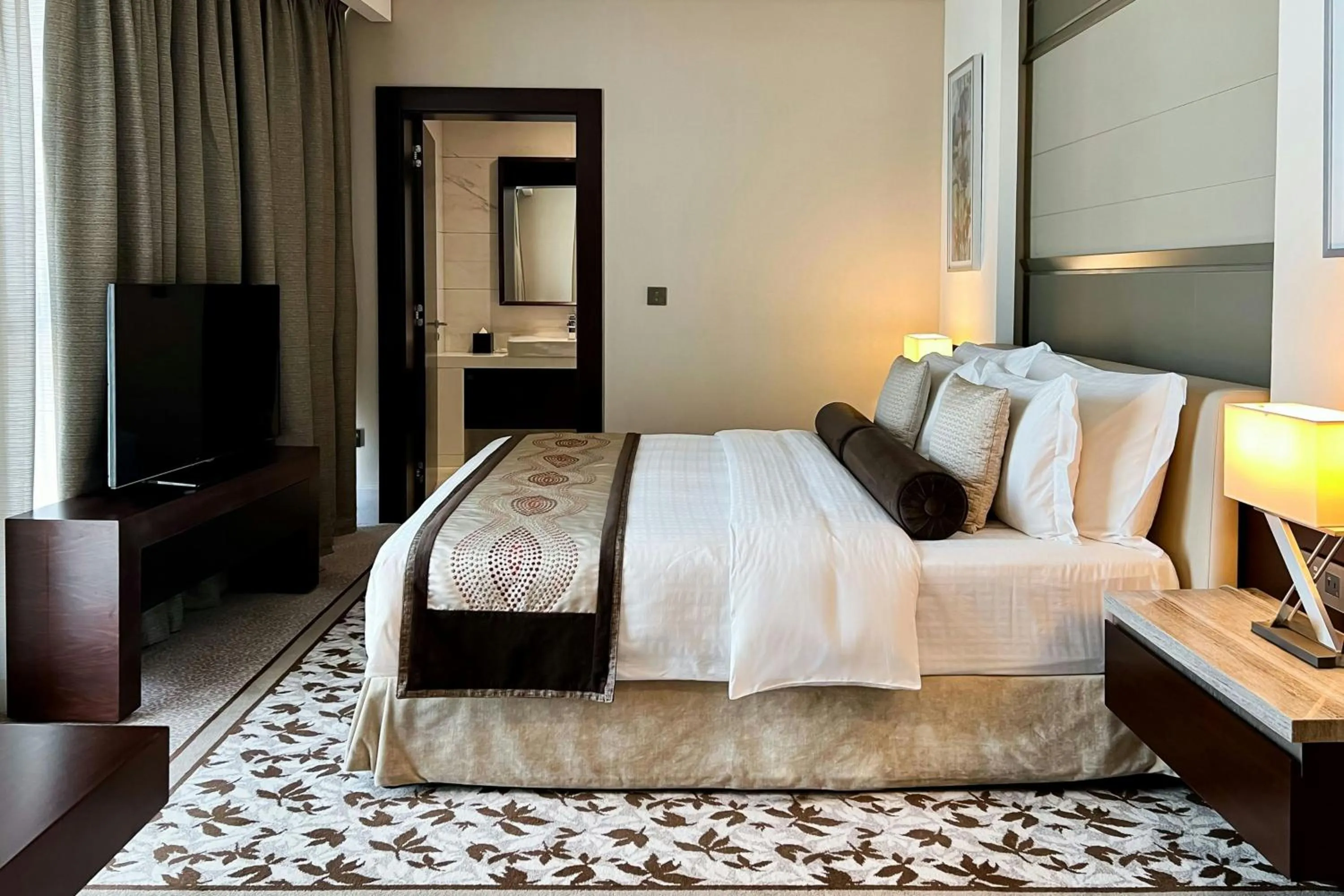 Photo of the whole room, Bed in Grand Millennium Business Bay