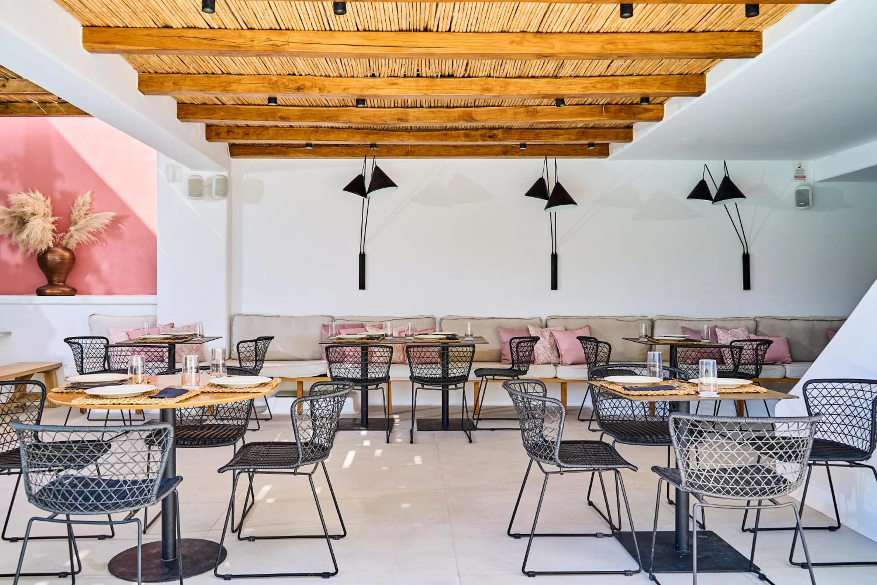 Restaurant/places to eat in Adorno Beach Hotel and Suites