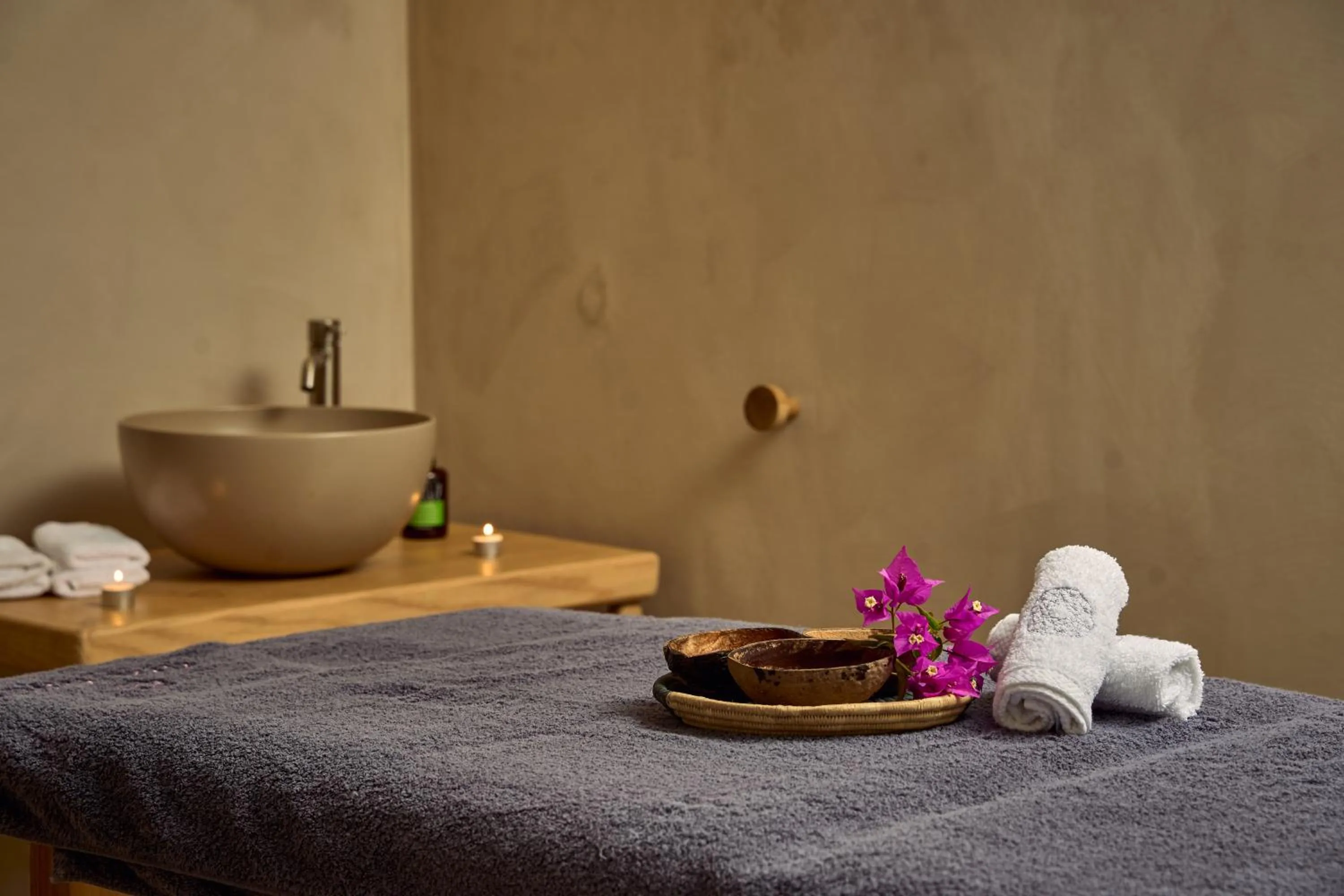 Spa and wellness centre/facilities, Bed in Adorno Beach Hotel and Suites