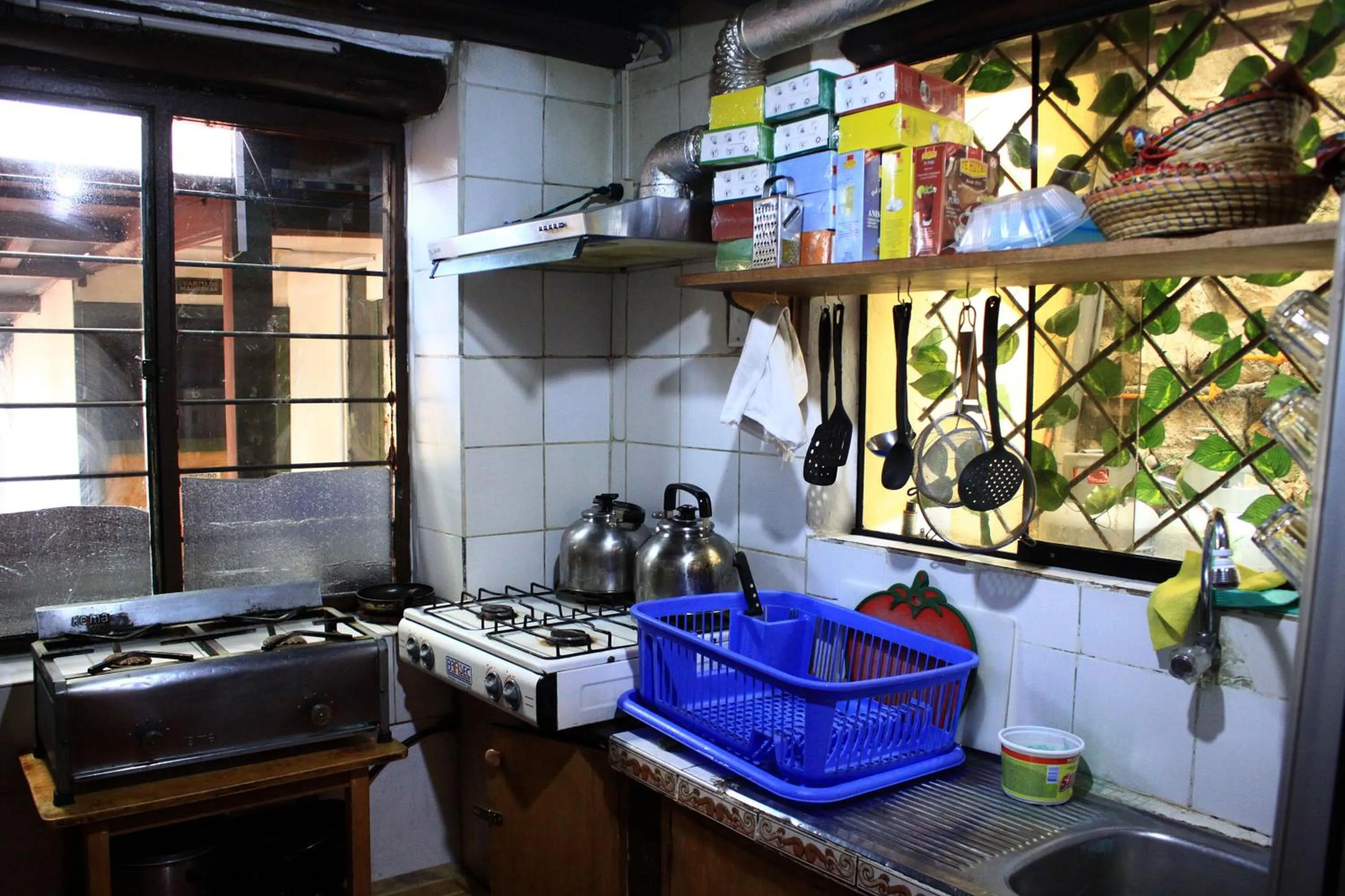 Communal kitchen in Samay Wasi Hostel