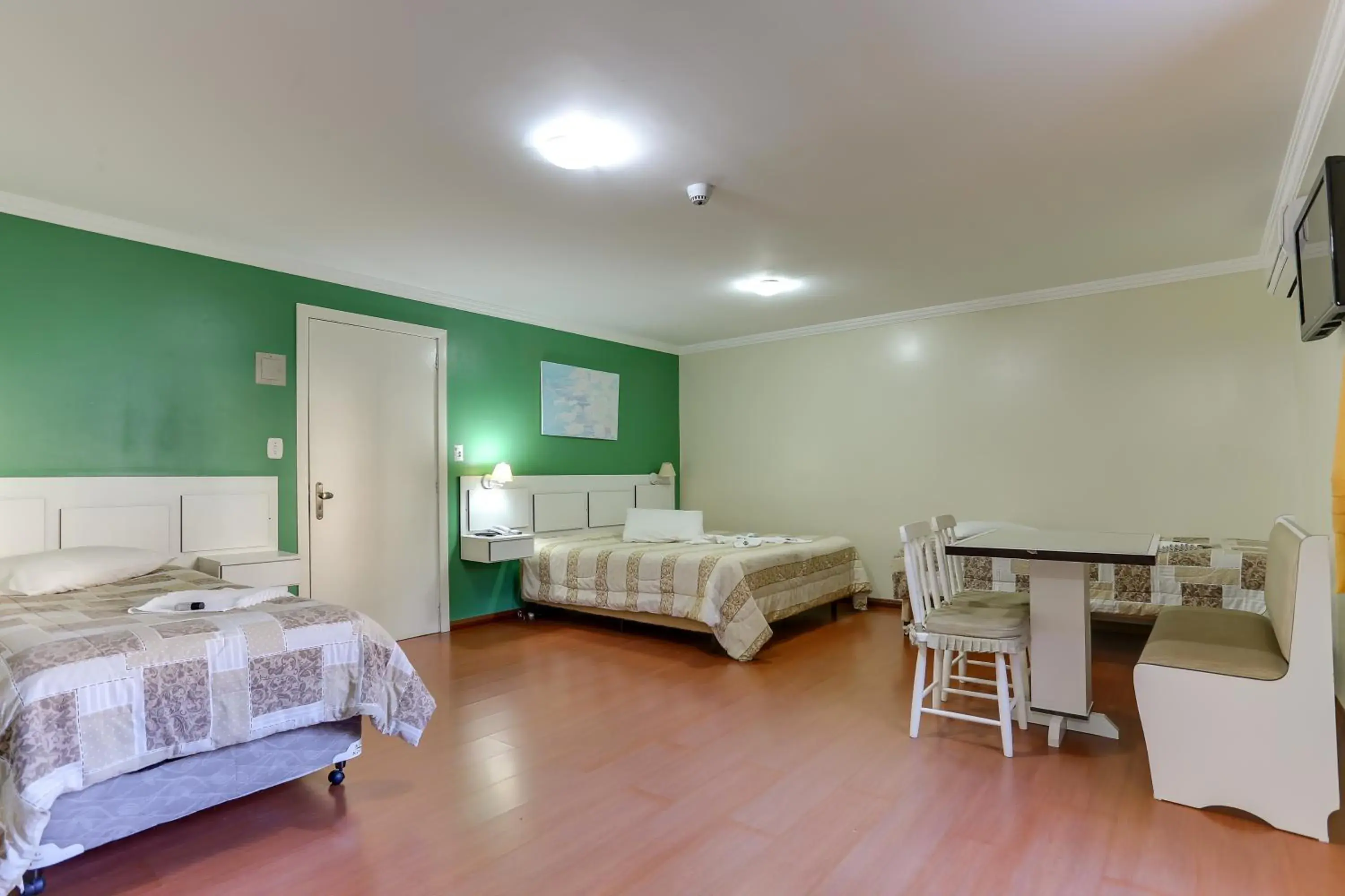 Dining area, Bed in Zermatt Hotel Dining area, Bed in Zermatt Hotel