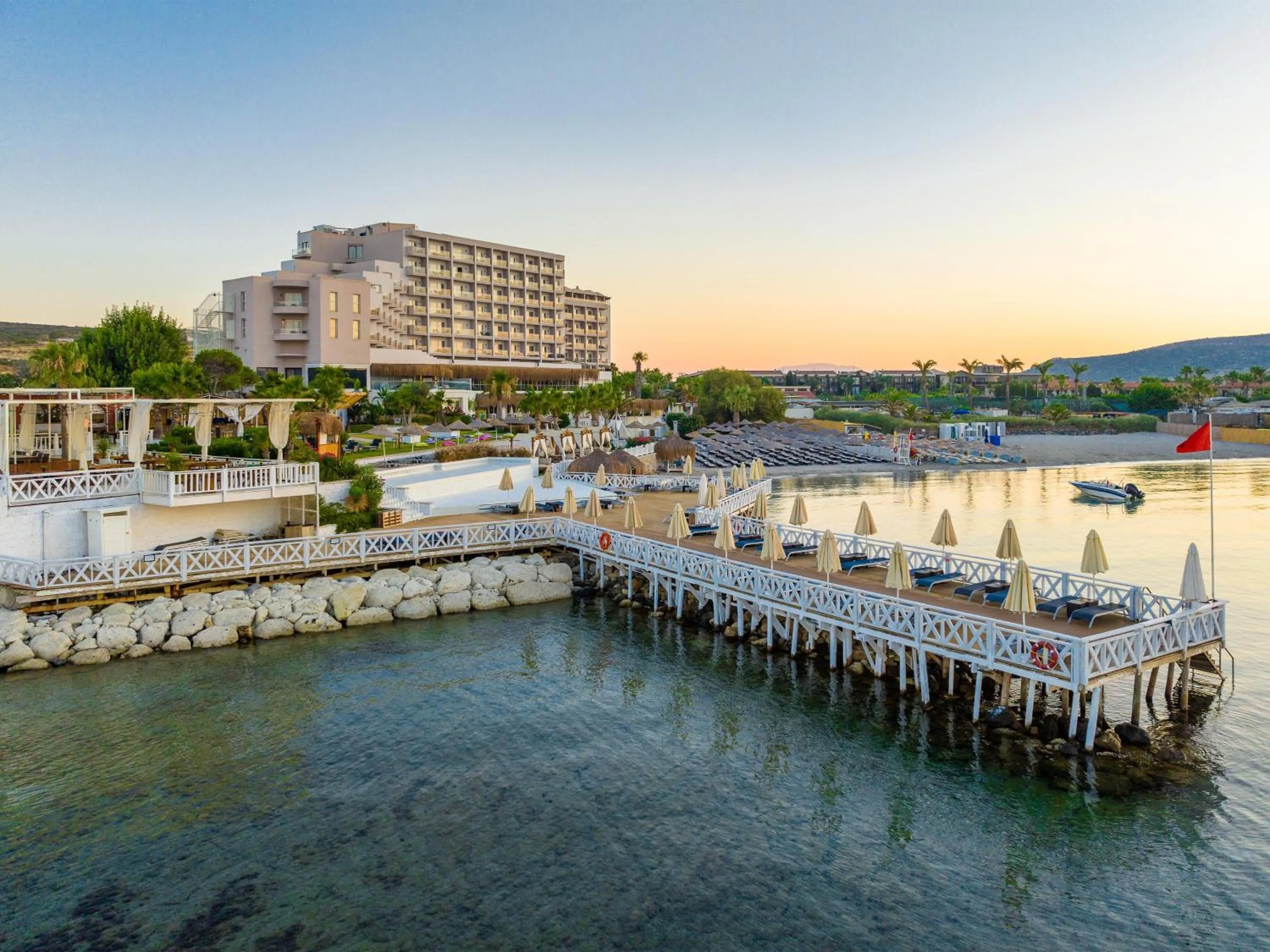 Beach in Design Plus Seya Beach Hotel