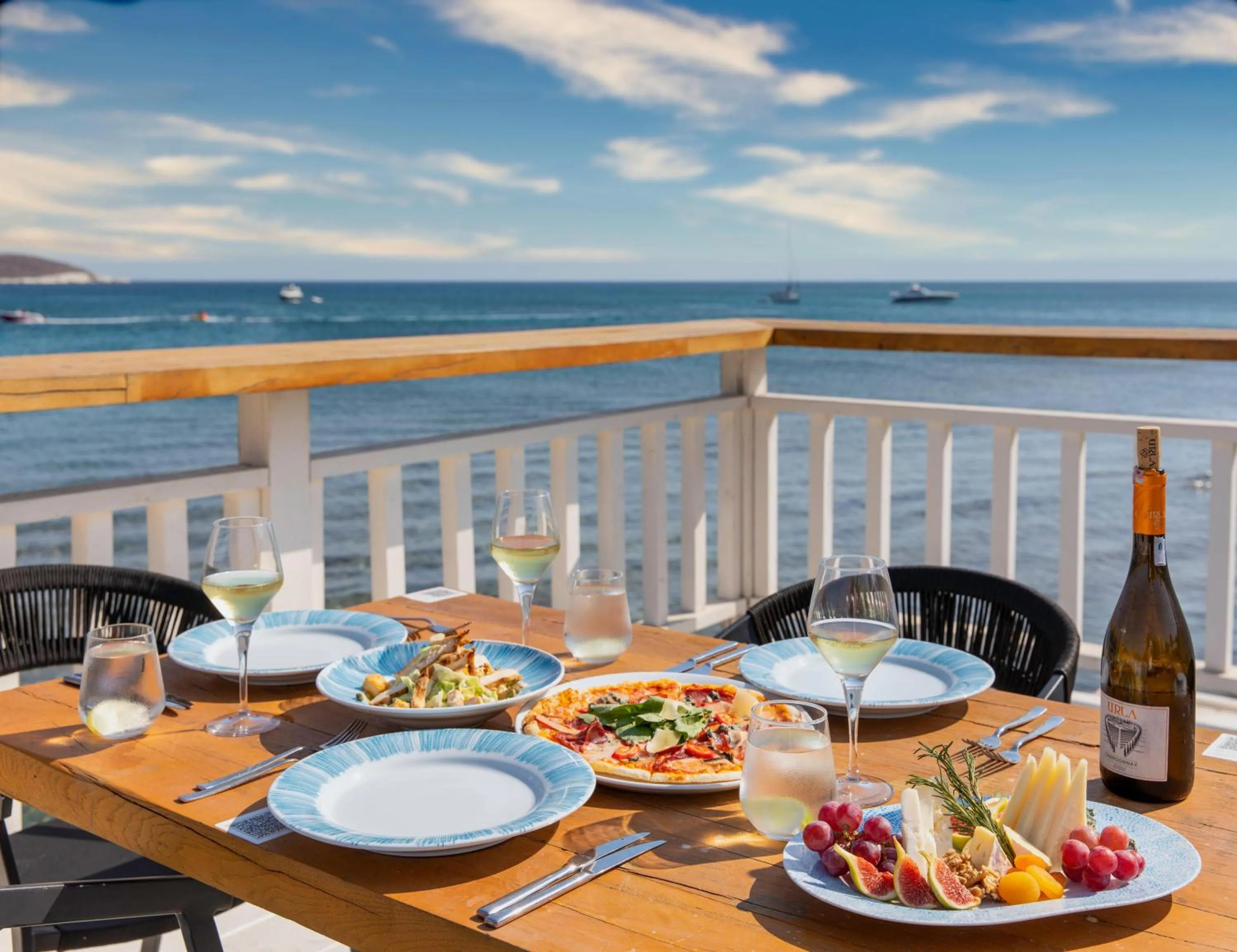 Restaurant/places to eat in Design Plus Seya Beach Hotel