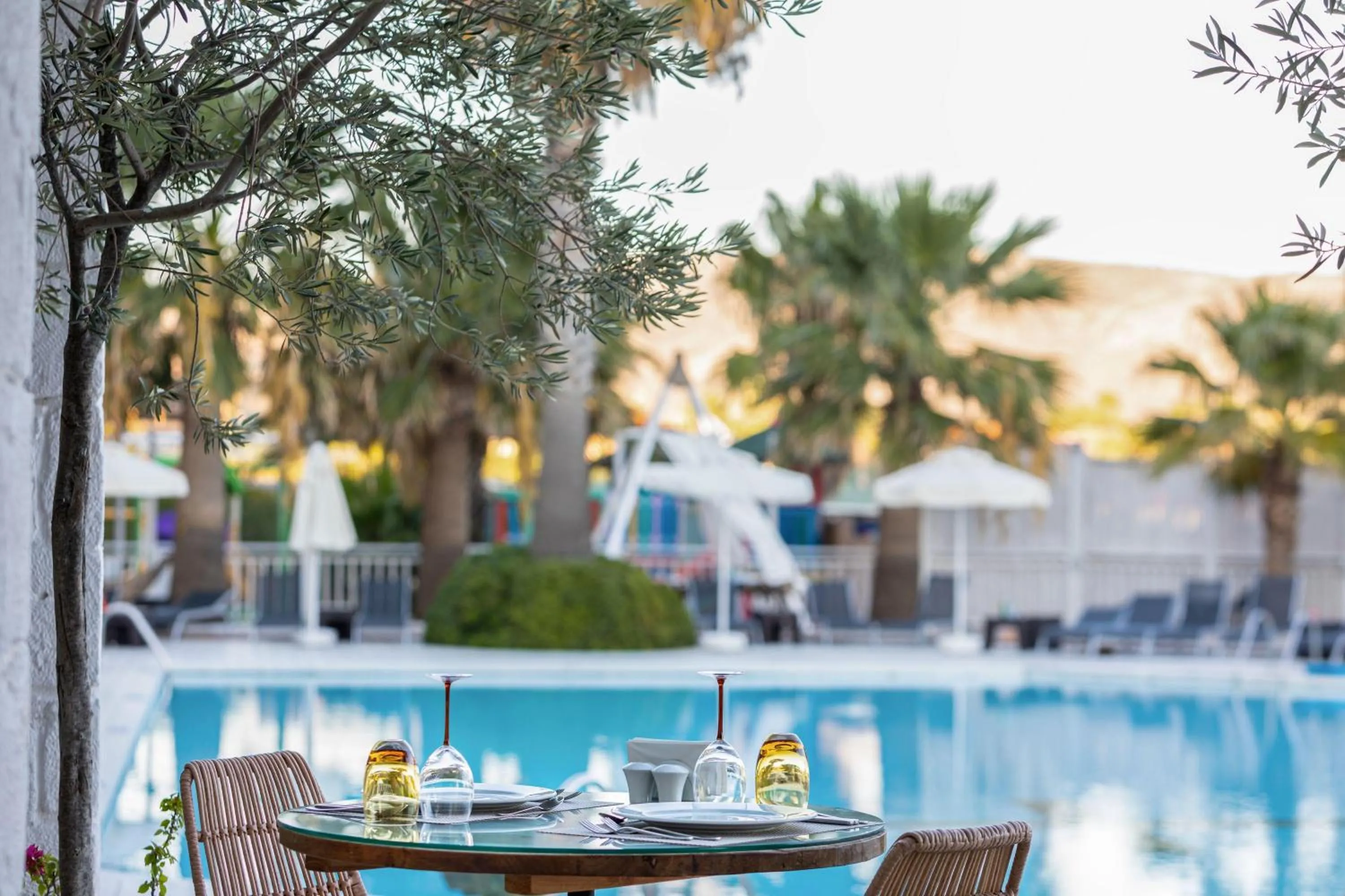 Restaurant/places to eat in Design Plus Seya Beach Hotel