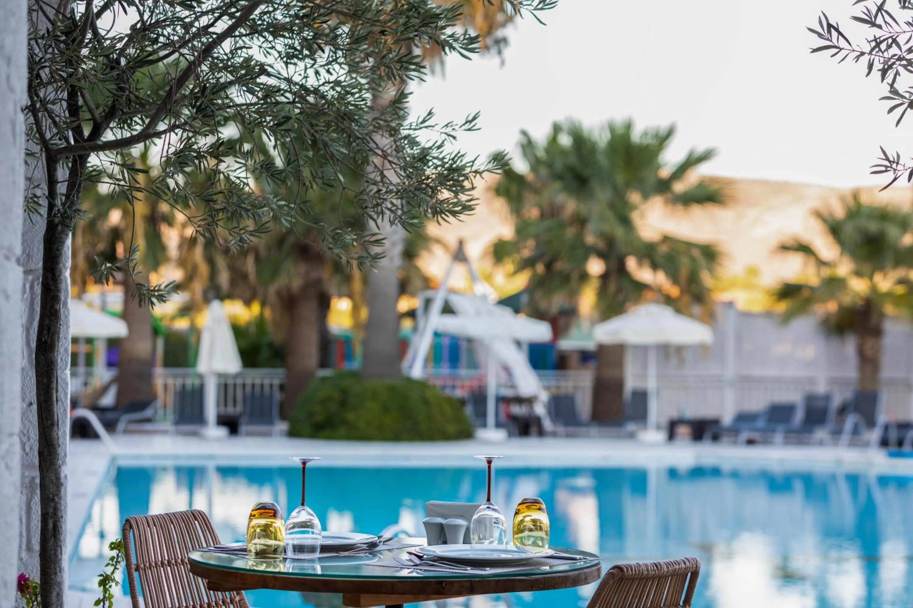 Restaurant/places to eat in Design Plus Seya Beach Hotel