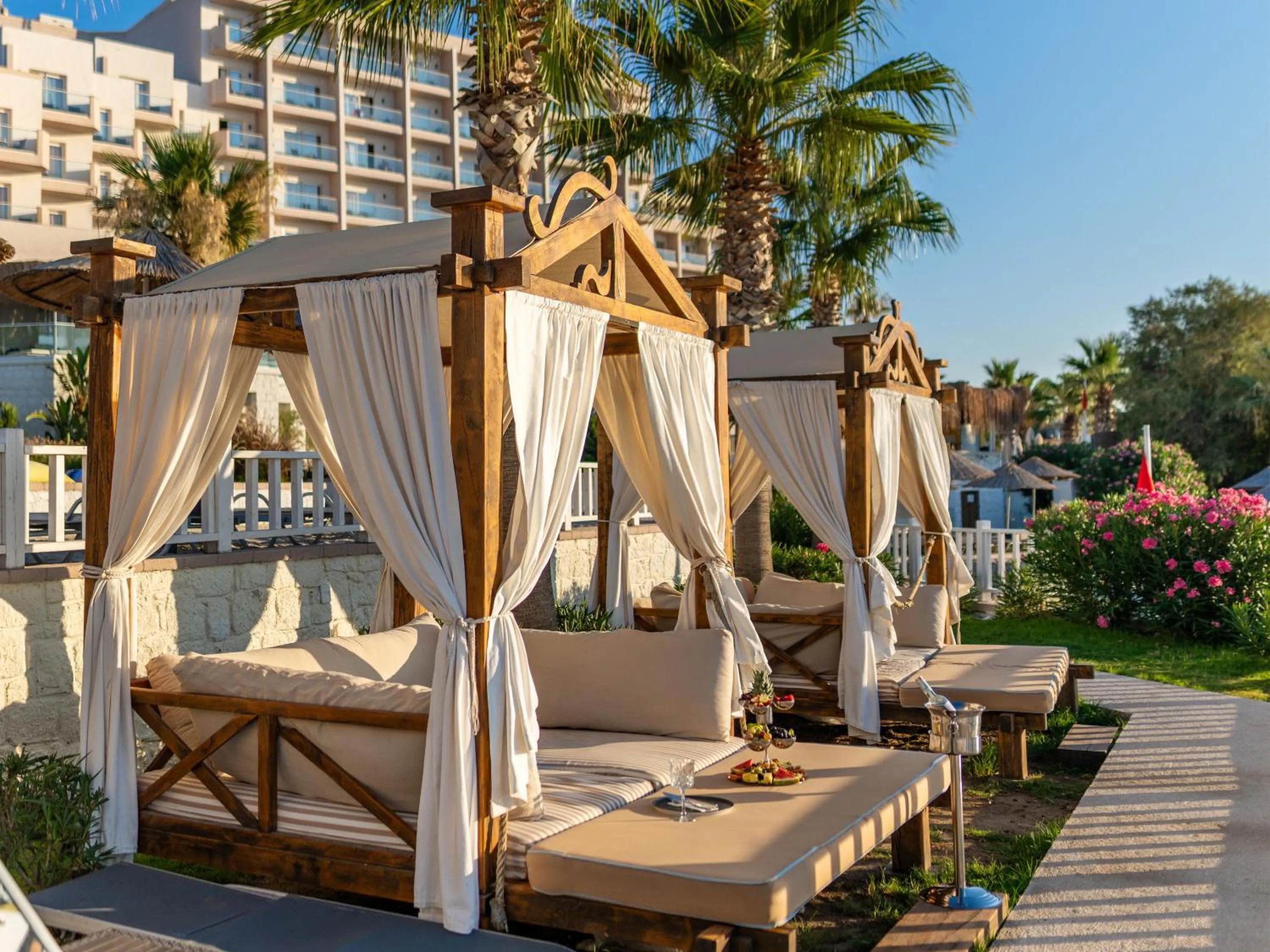 Balcony/Terrace in Design Plus Seya Beach Hotel