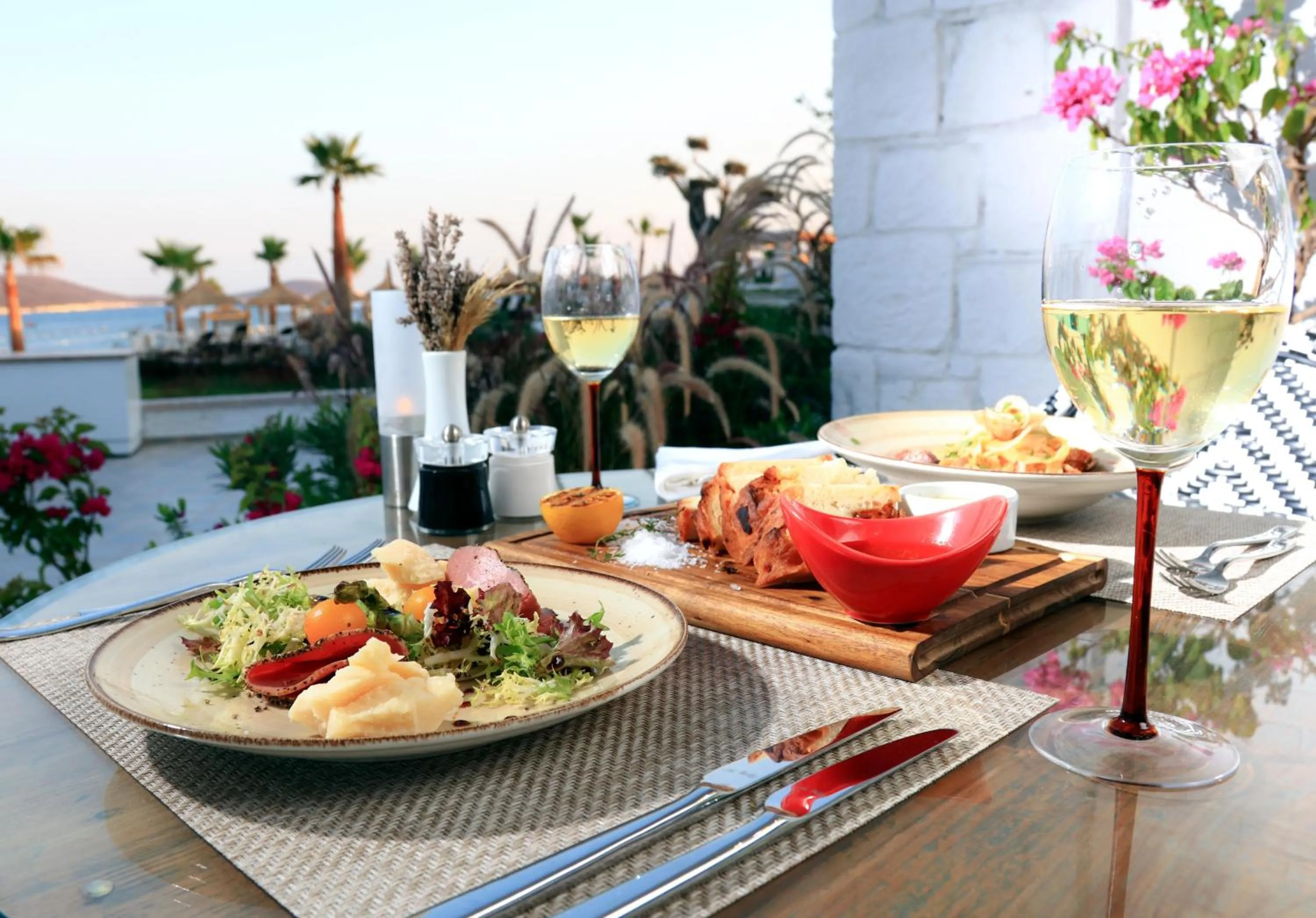 Restaurant/places to eat in Design Plus Seya Beach Hotel