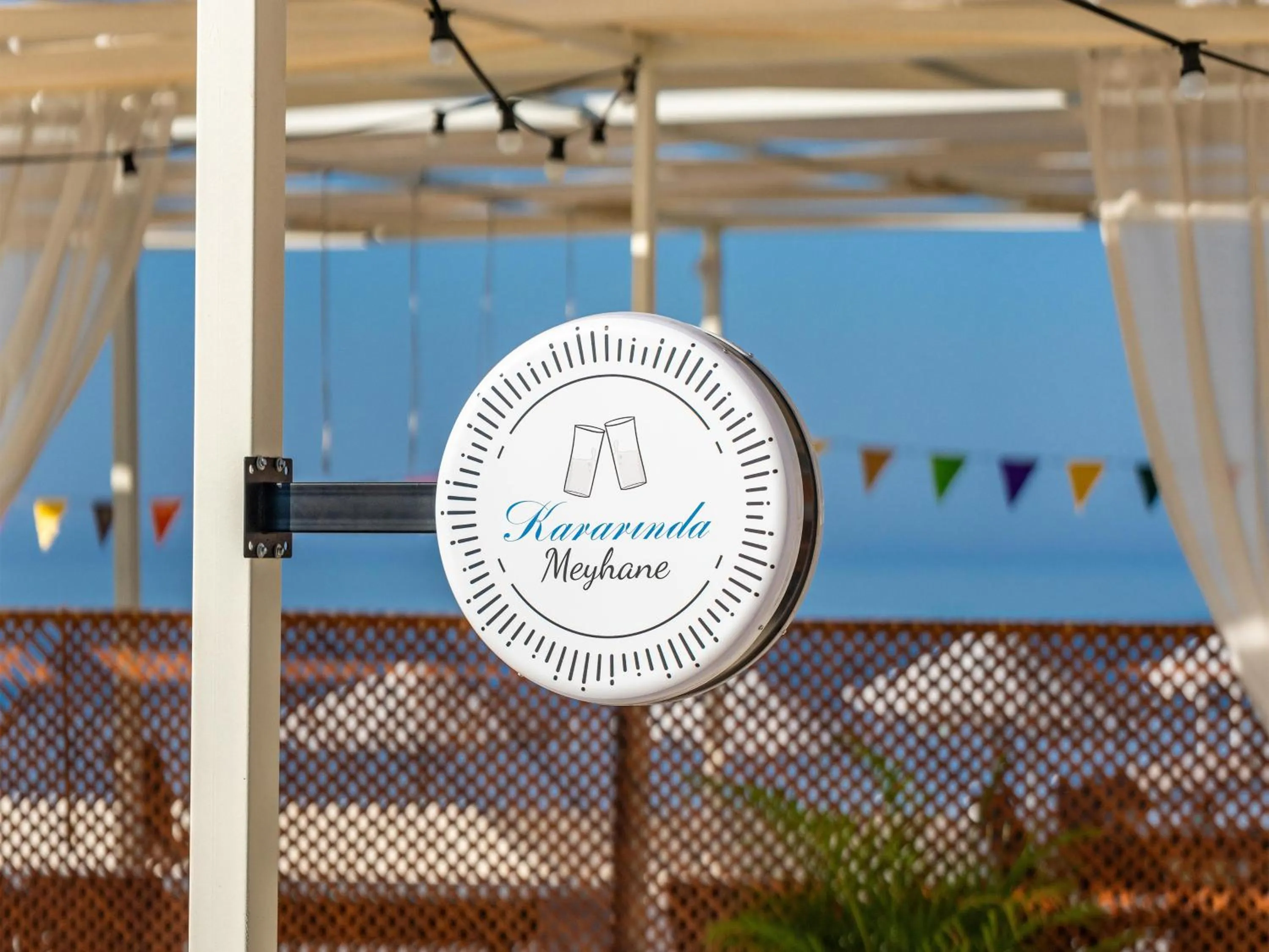 Restaurant/places to eat in Design Plus Seya Beach Hotel