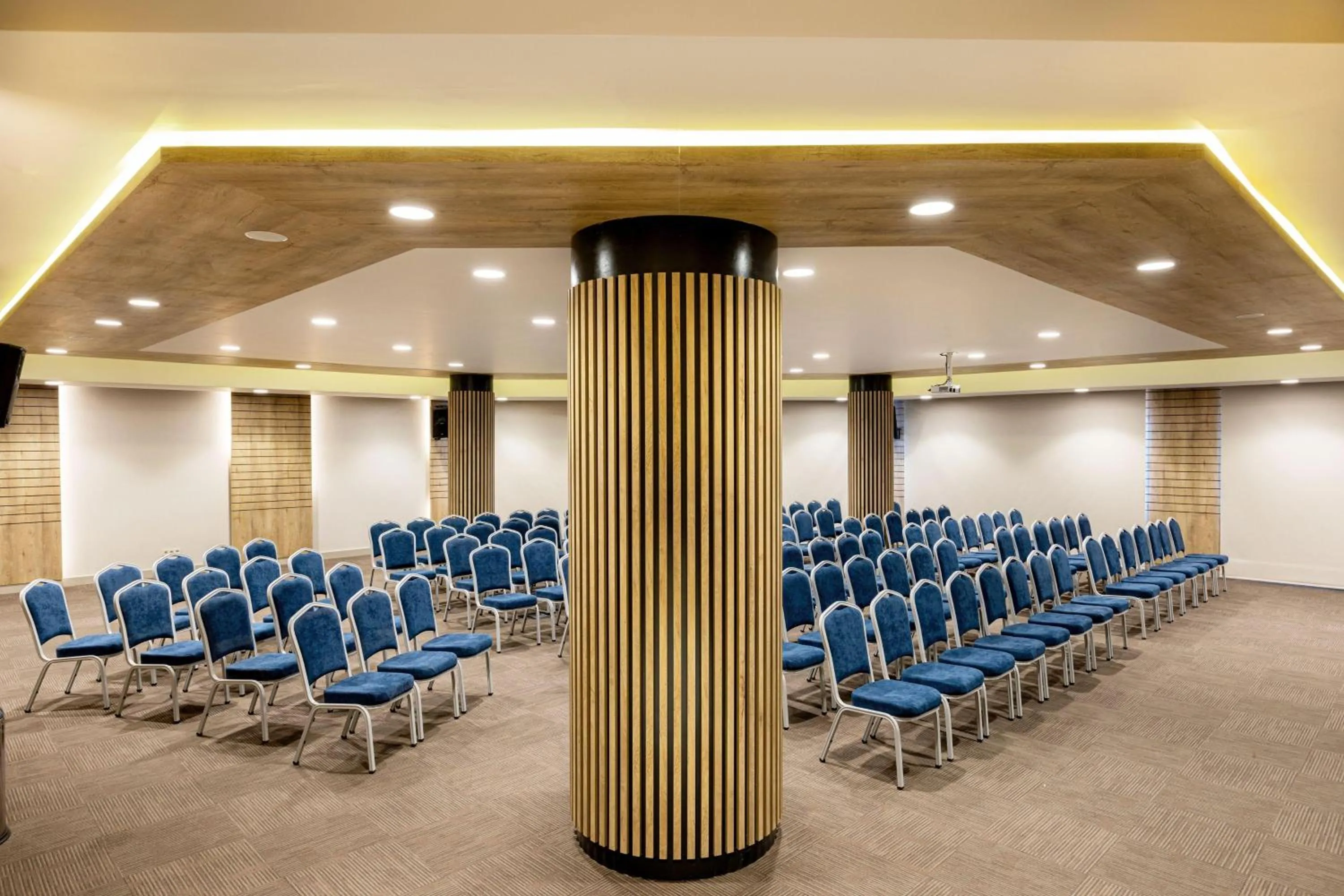 Meeting/conference room in Design Plus Seya Beach Hotel