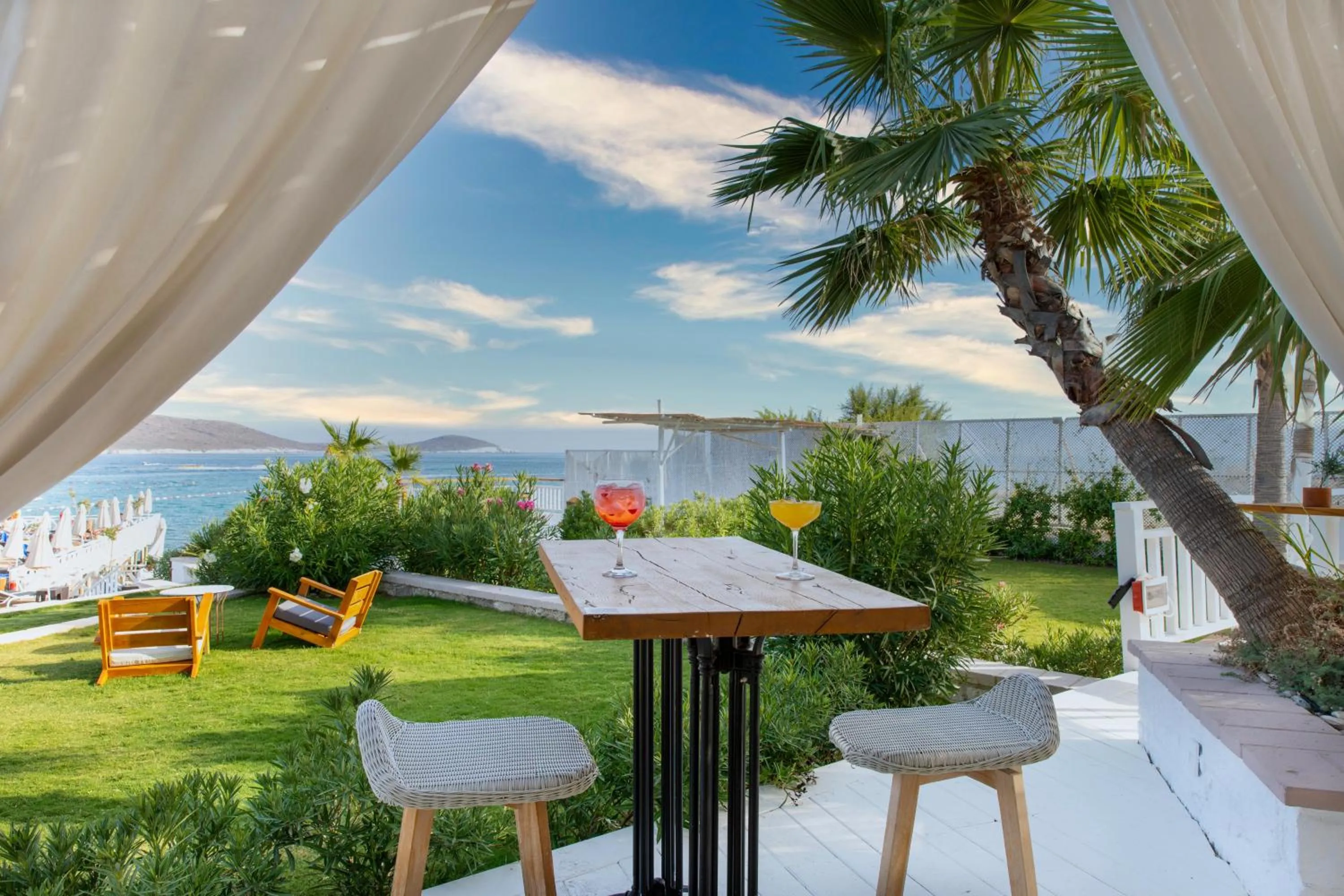 Balcony/Terrace in Design Plus Seya Beach Hotel