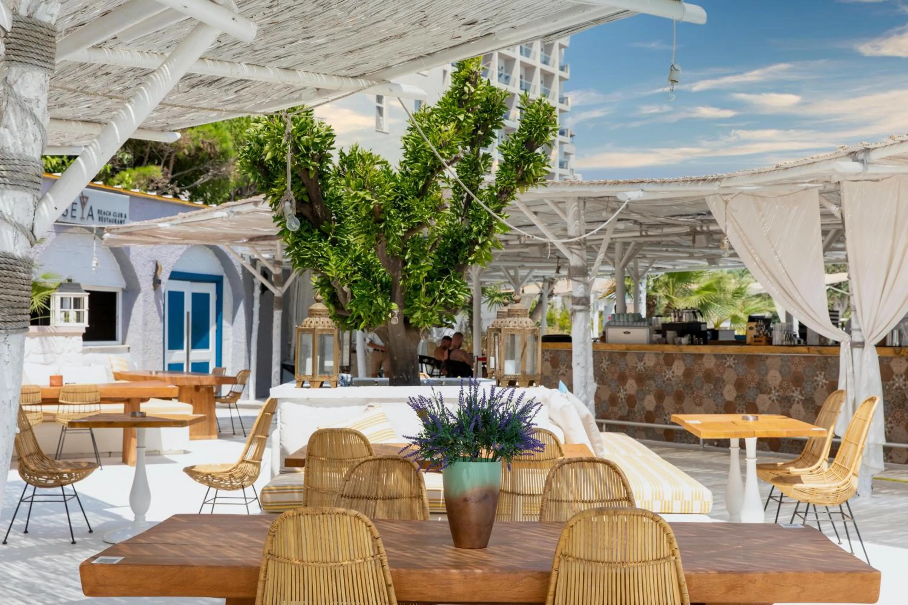 Balcony/Terrace in Design Plus Seya Beach Hotel