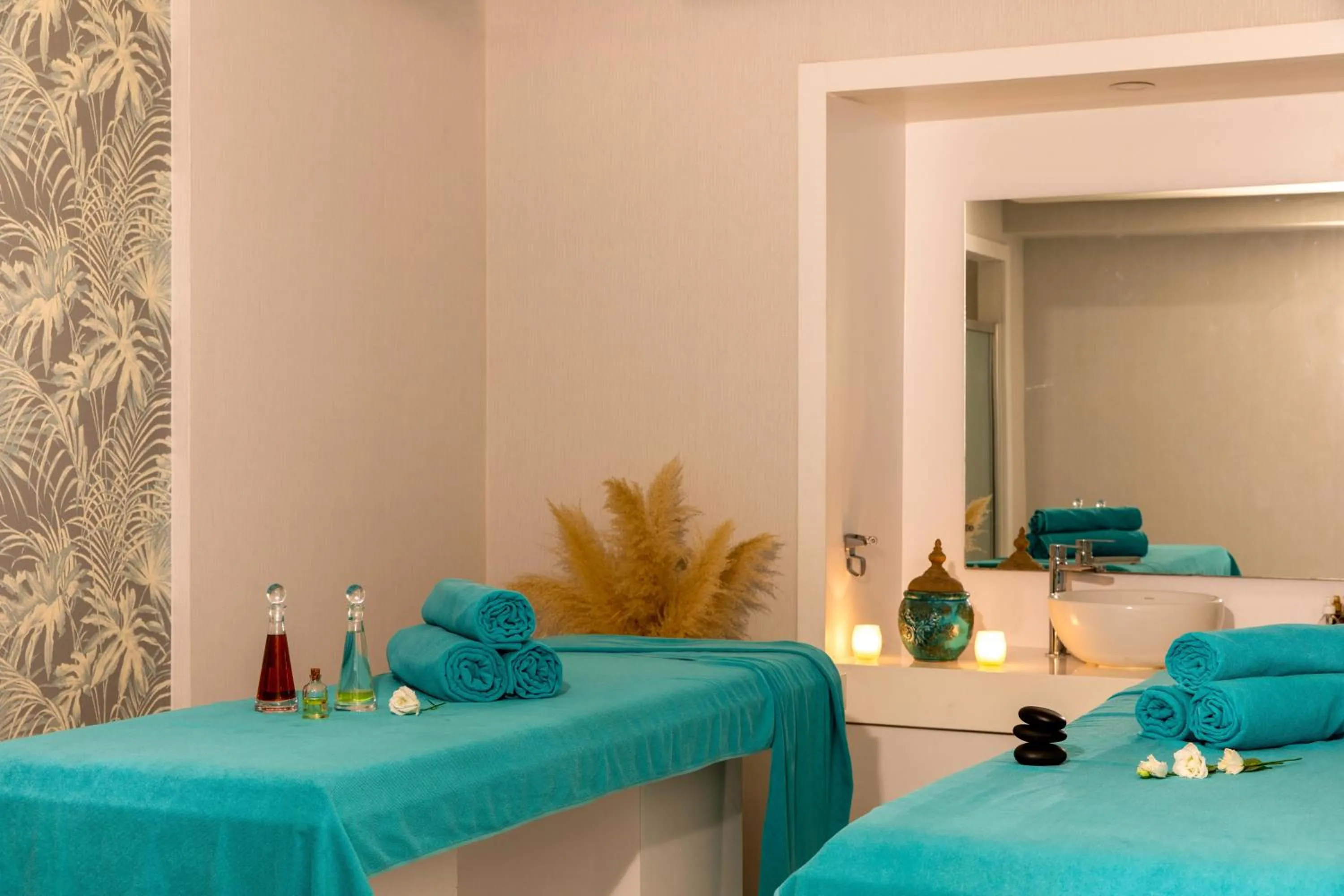 Spa and wellness centre/facilities in Design Plus Seya Beach Hotel