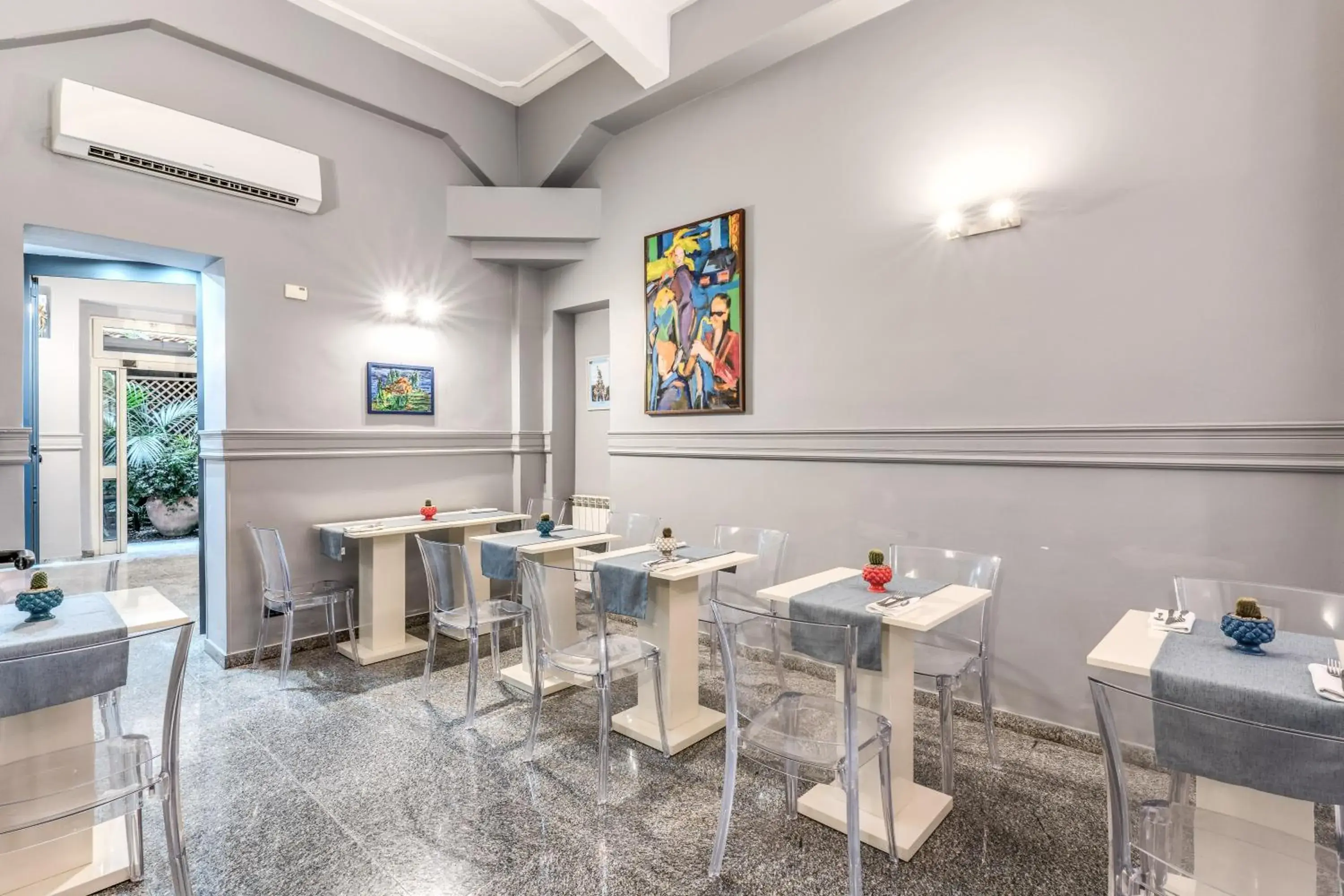 Restaurant/places to eat in Hotel La Residenza Restaurant/places to eat in Hotel La Residenza