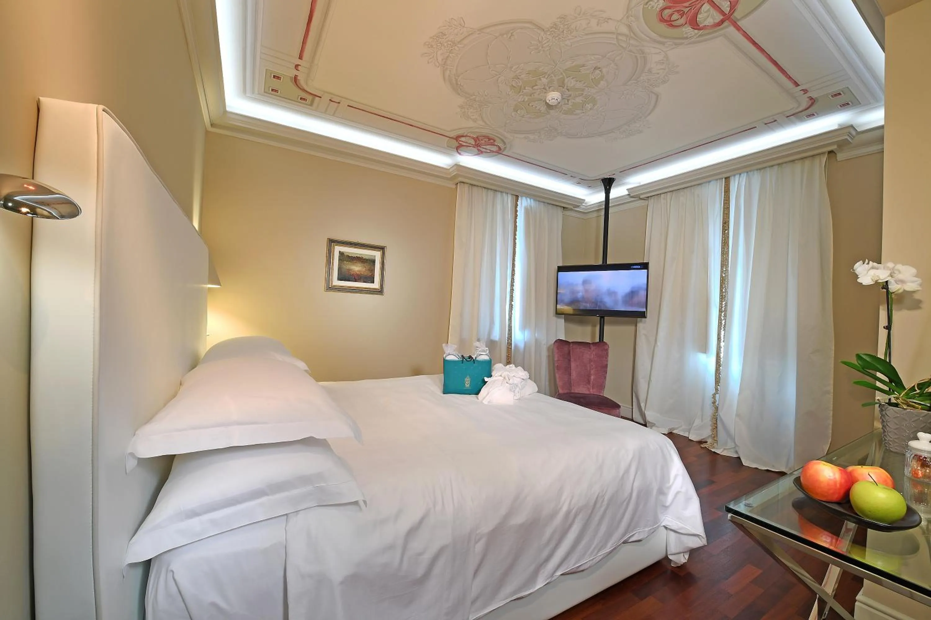 Photo of the whole room, Bed in La Ribezza Boutique Hotel