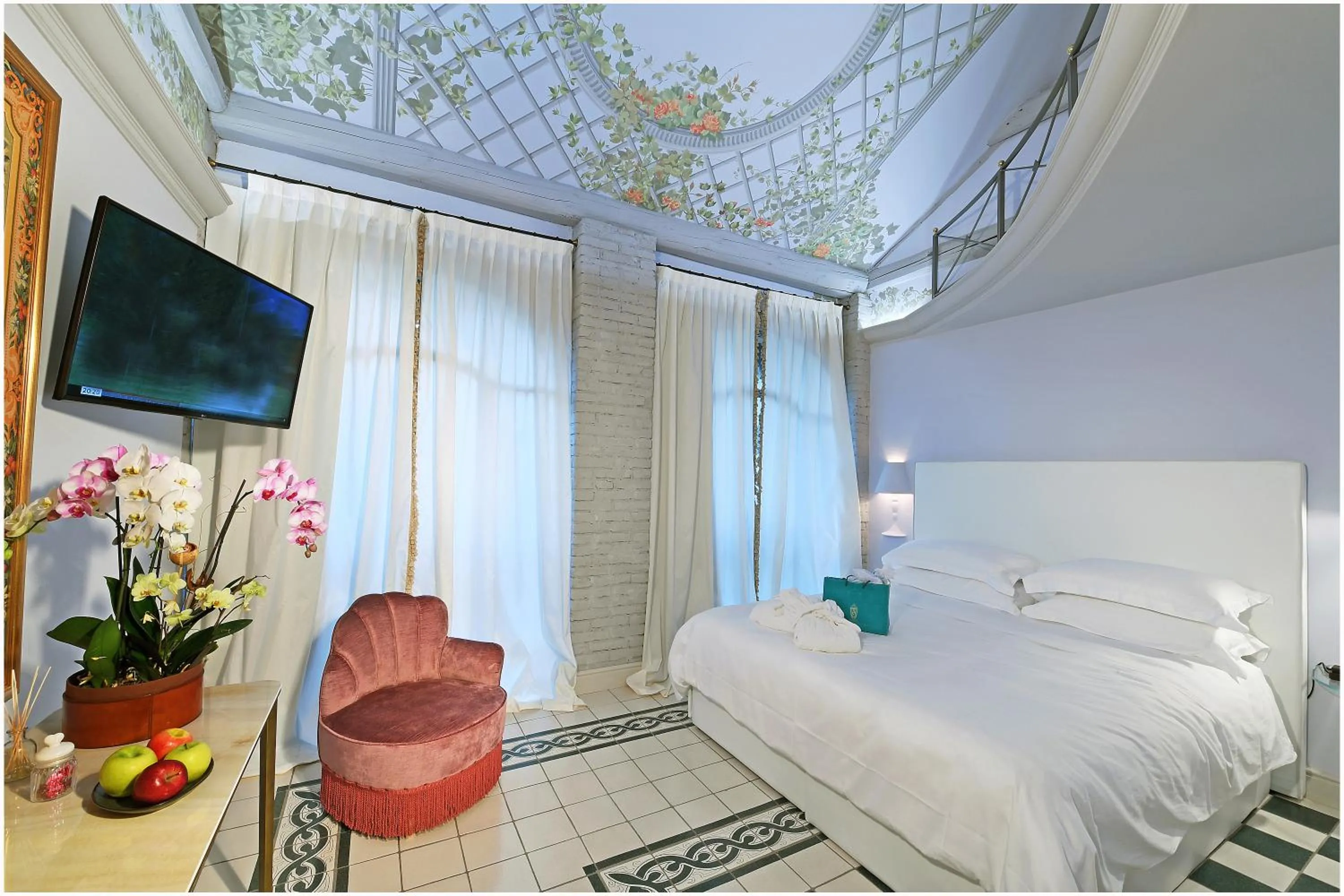 Bed in La Ribezza Boutique Hotel