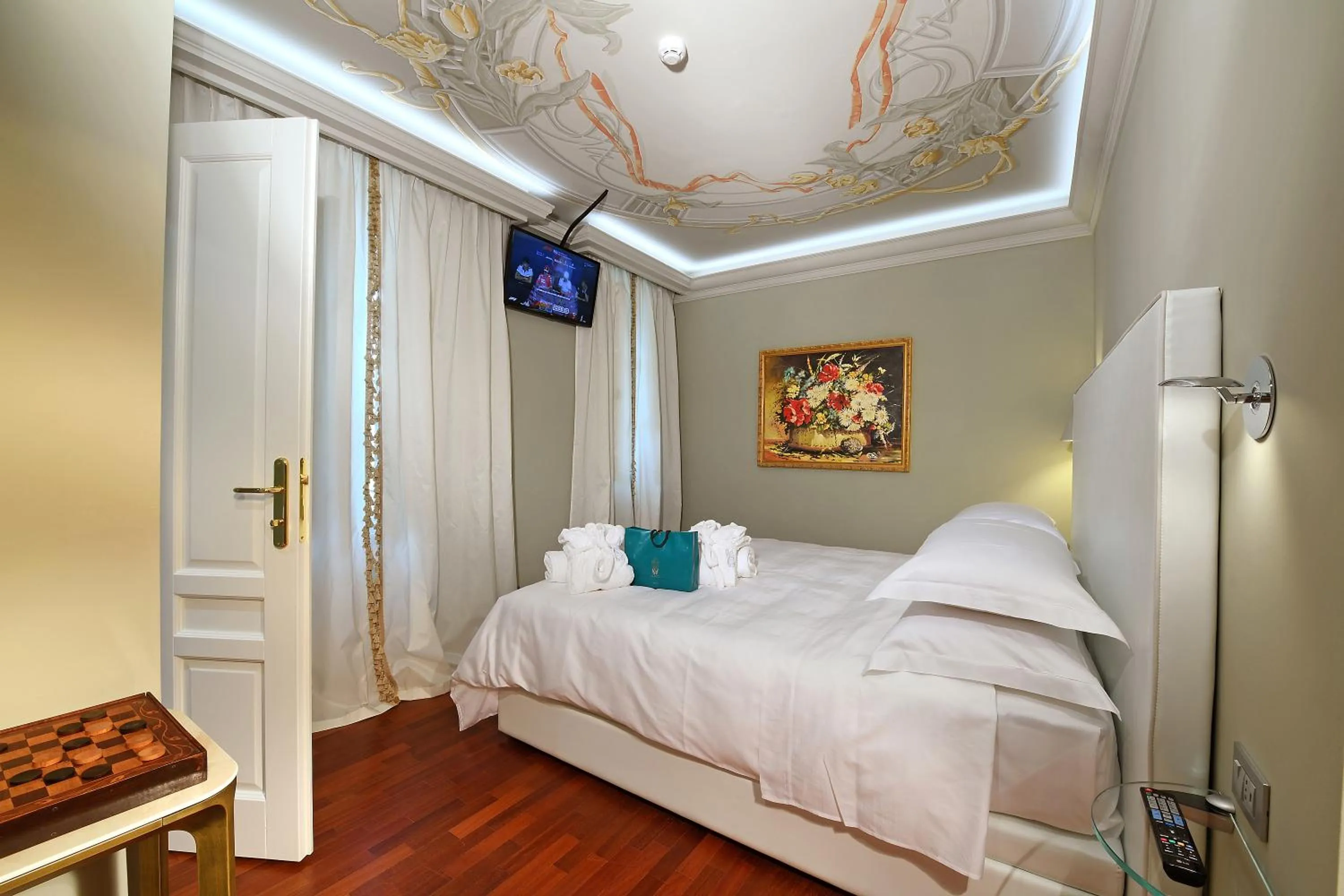 Bedroom, Bed in La Ribezza Boutique Hotel