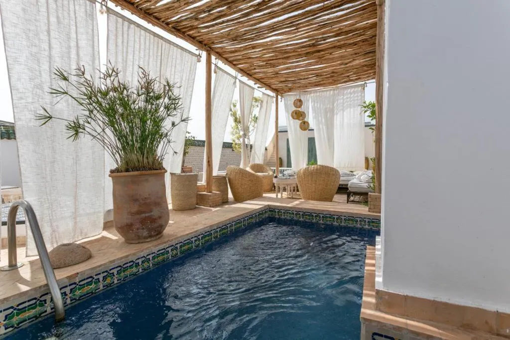 Swimming pool in Riad Safar