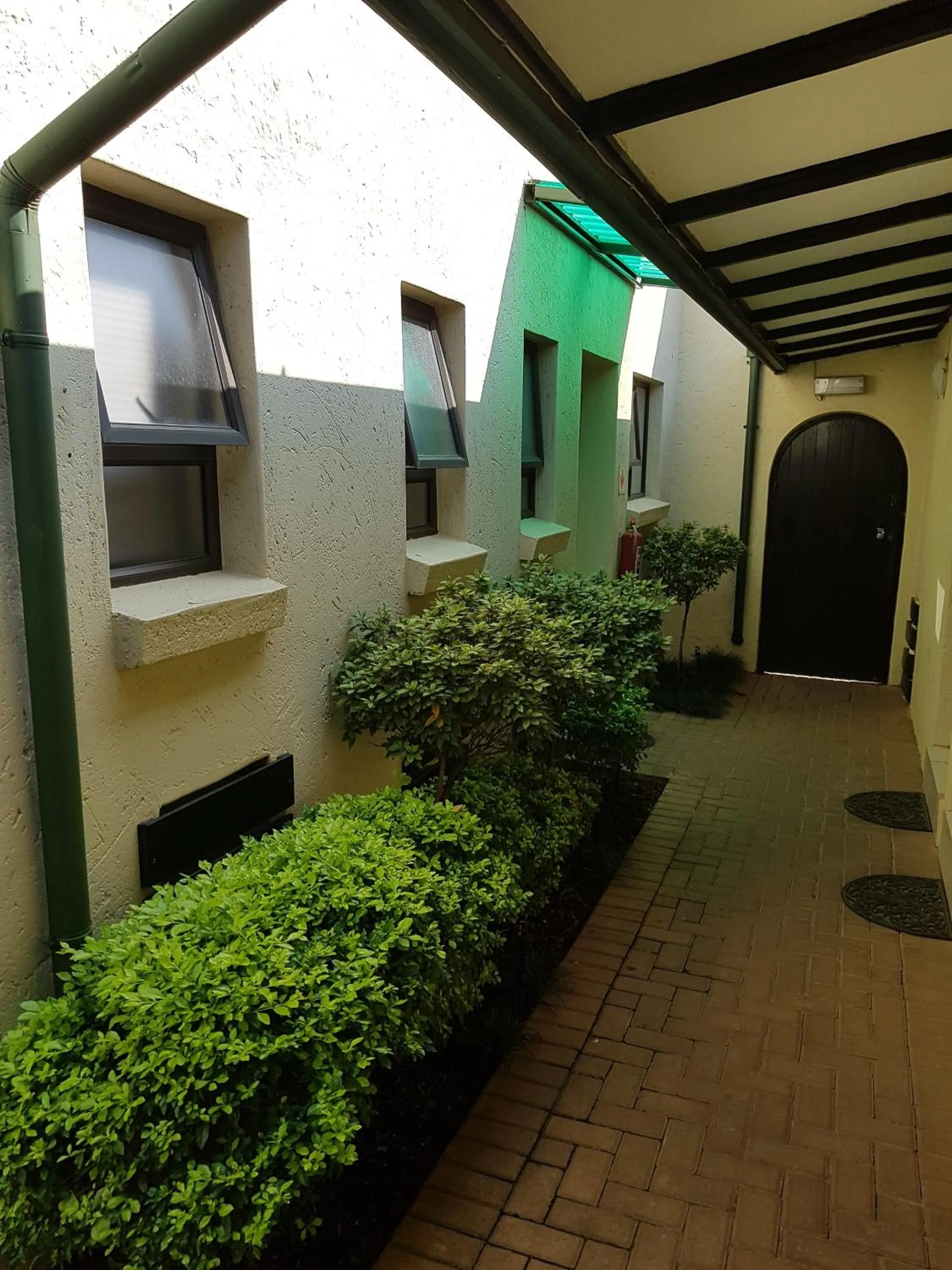 360 Eastwoods Guesthouse