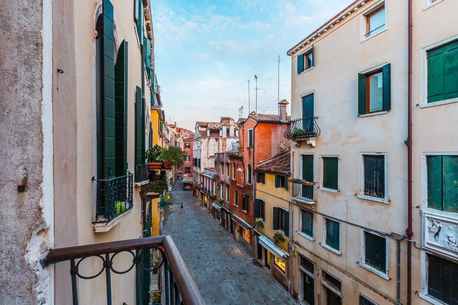 Ca' Grassi 2 Apartment in San Marco with Balcony
