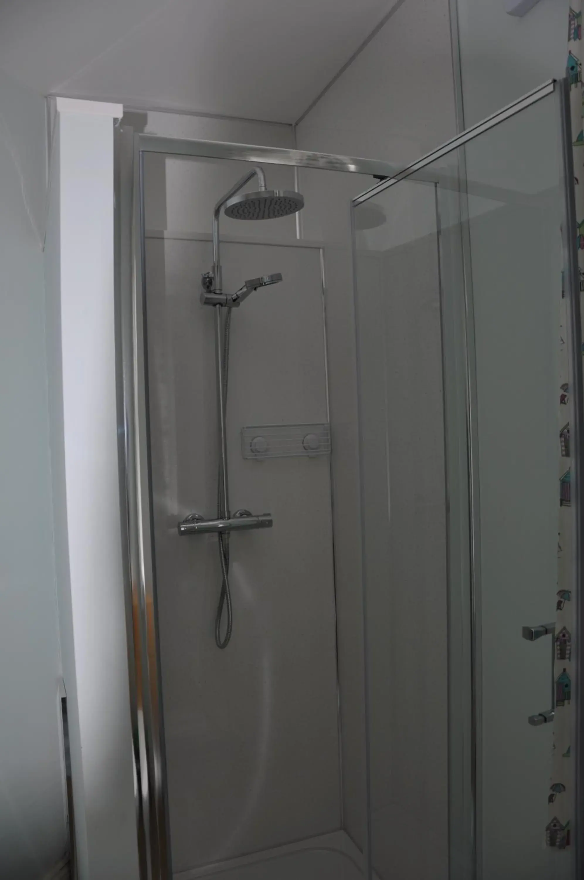 Double Room with Shared Bathroom in Victoria Villa Guesthouse Double Room with Shared Bathroom in Victoria Villa Guesthouse