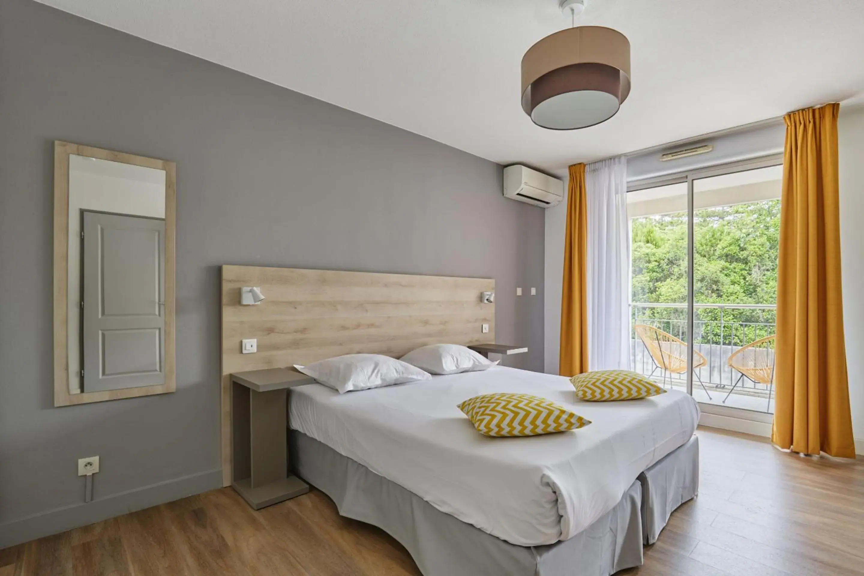 Bed in Appart Hotel Odalys City Aix en Provence Le Clos de la Chartreuse Bed in Appart Hotel Odalys City Aix en Provence Le Clos de la Chartreuse