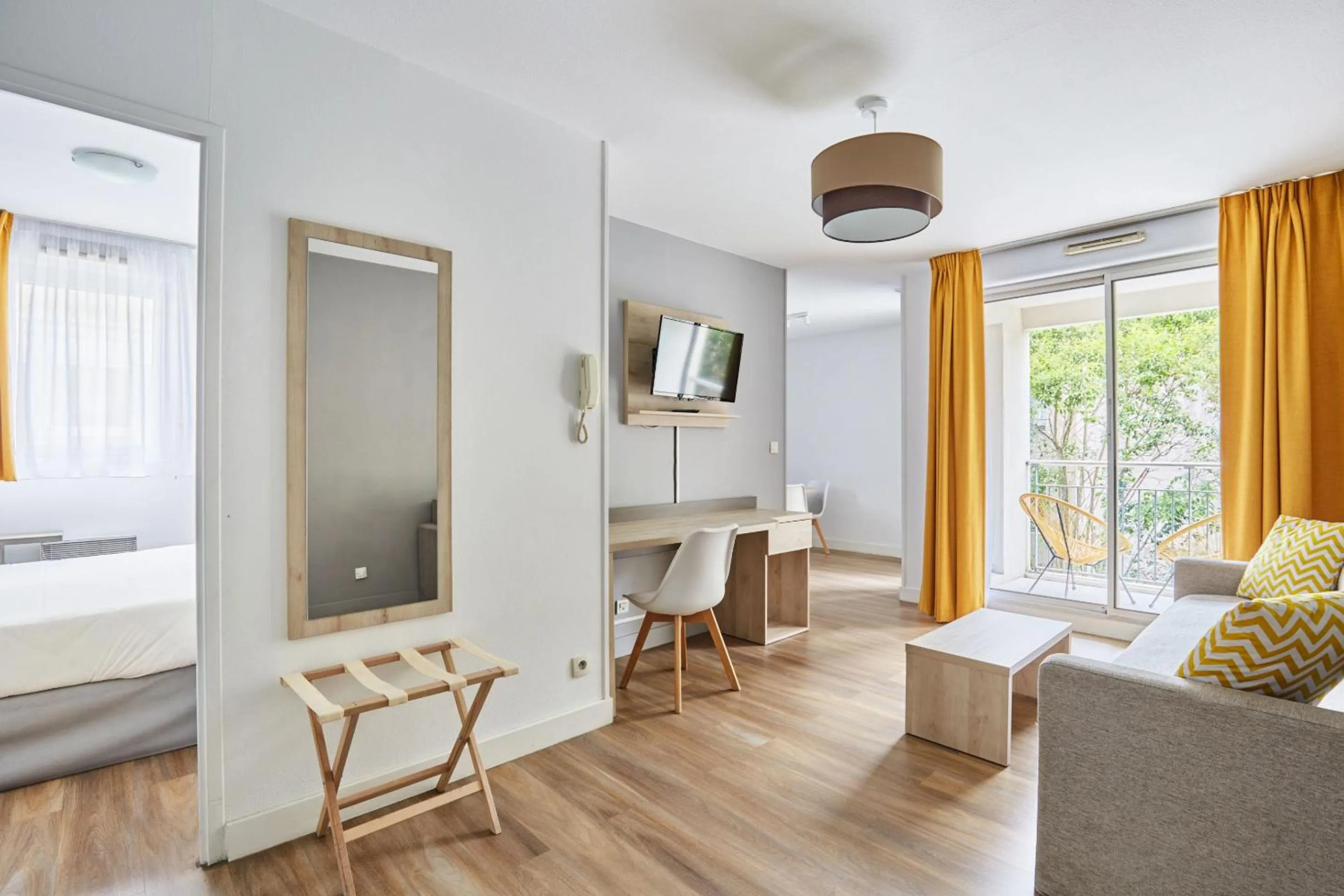 Bed in Appart Hotel Odalys City Aix en Provence Le Clos de la Chartreuse