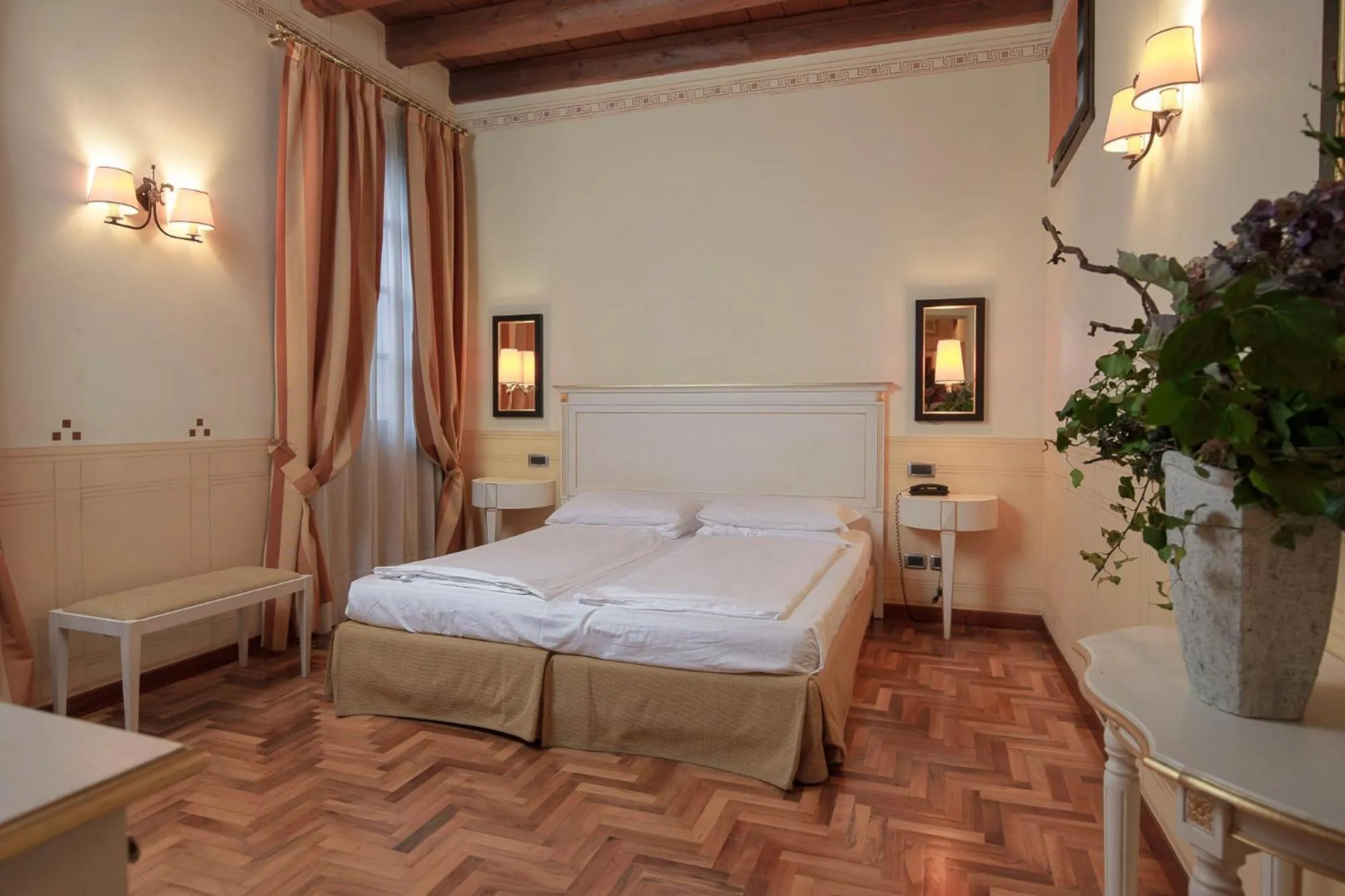 Bed in Hotel Villa Policreti