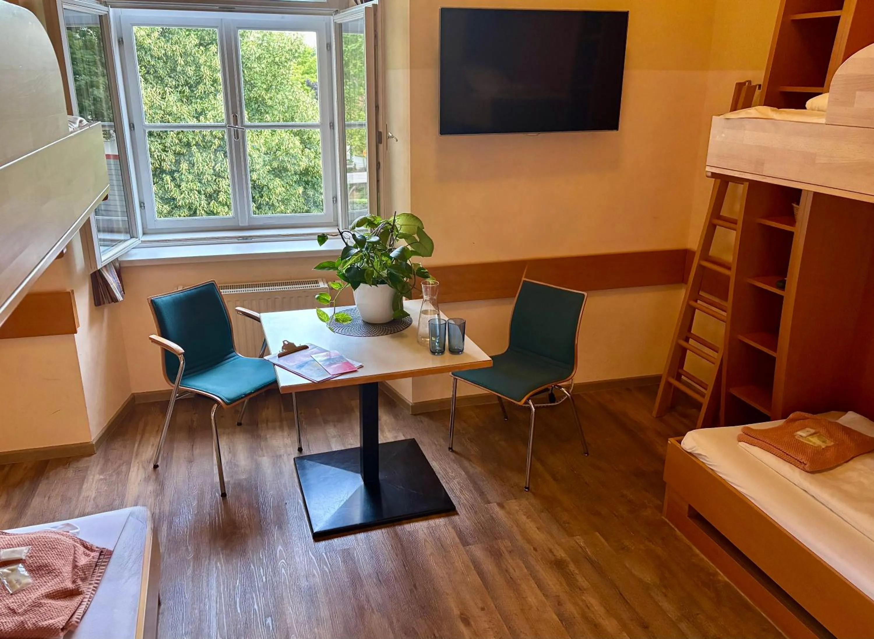 Bed in Junges Hotel Tulln - NÖ Jugendherbergswerk