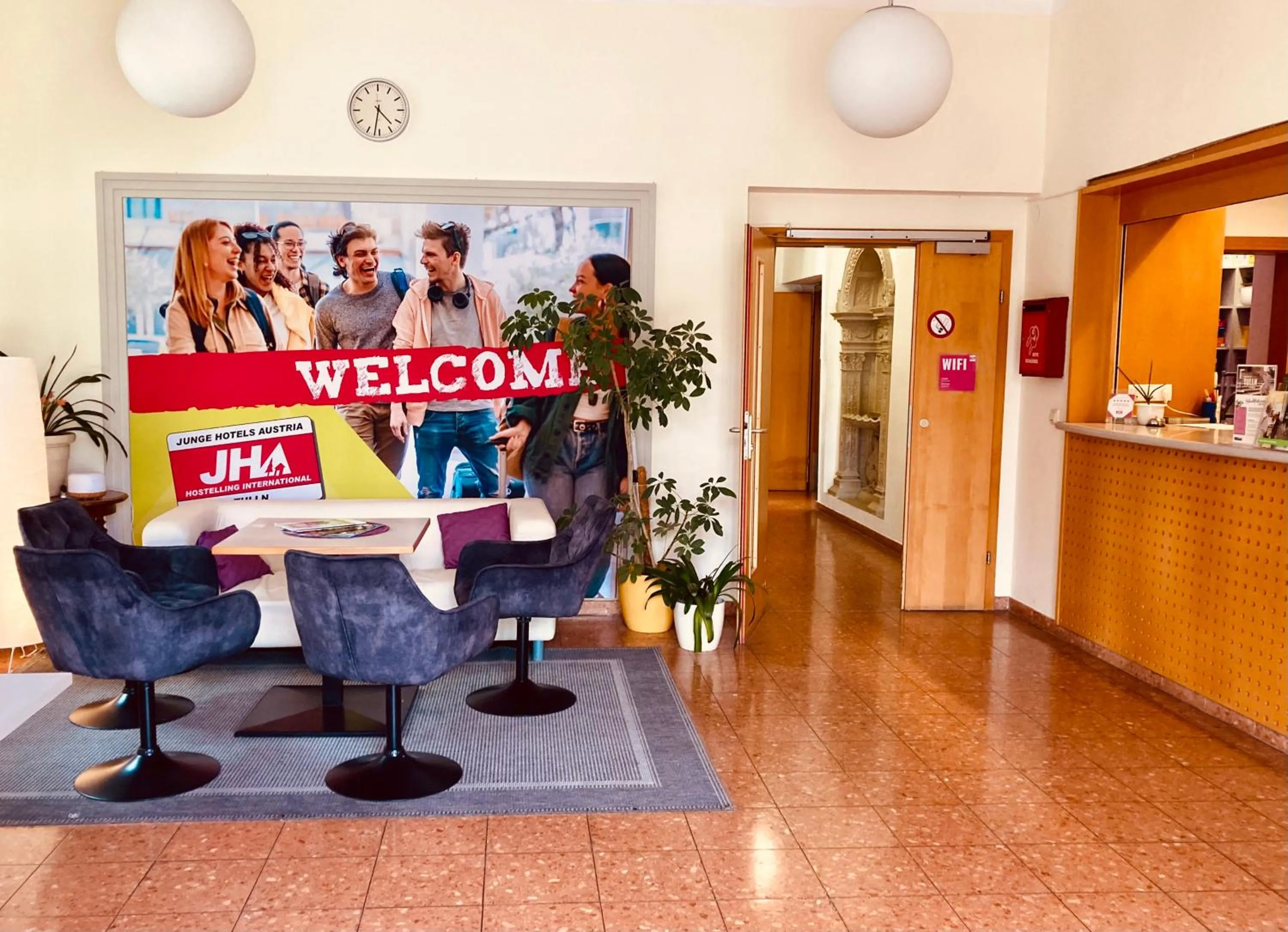 Facade/entrance in Junges Hotel Tulln - NÖ Jugendherbergswerk