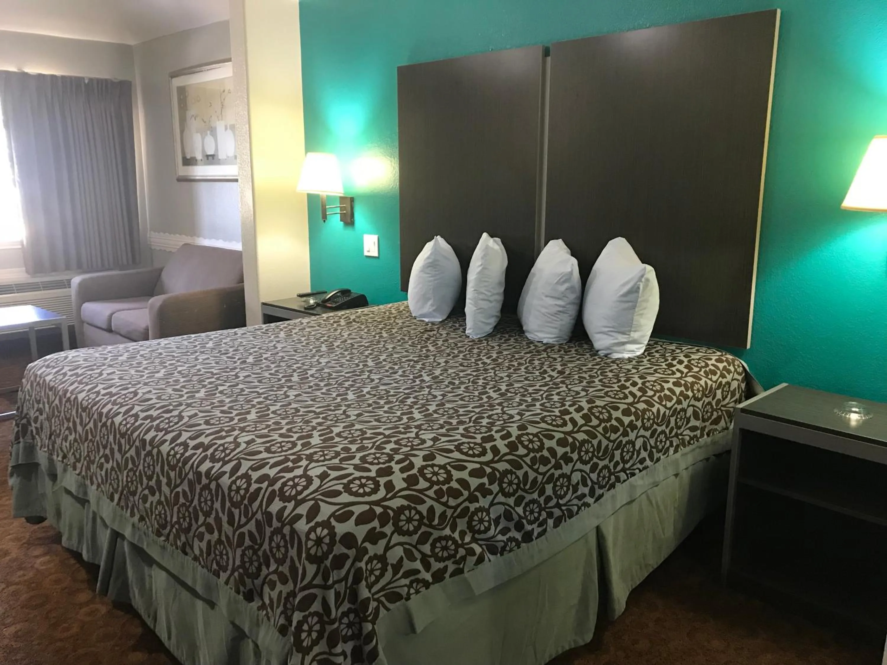 Camelot Inn and Suites