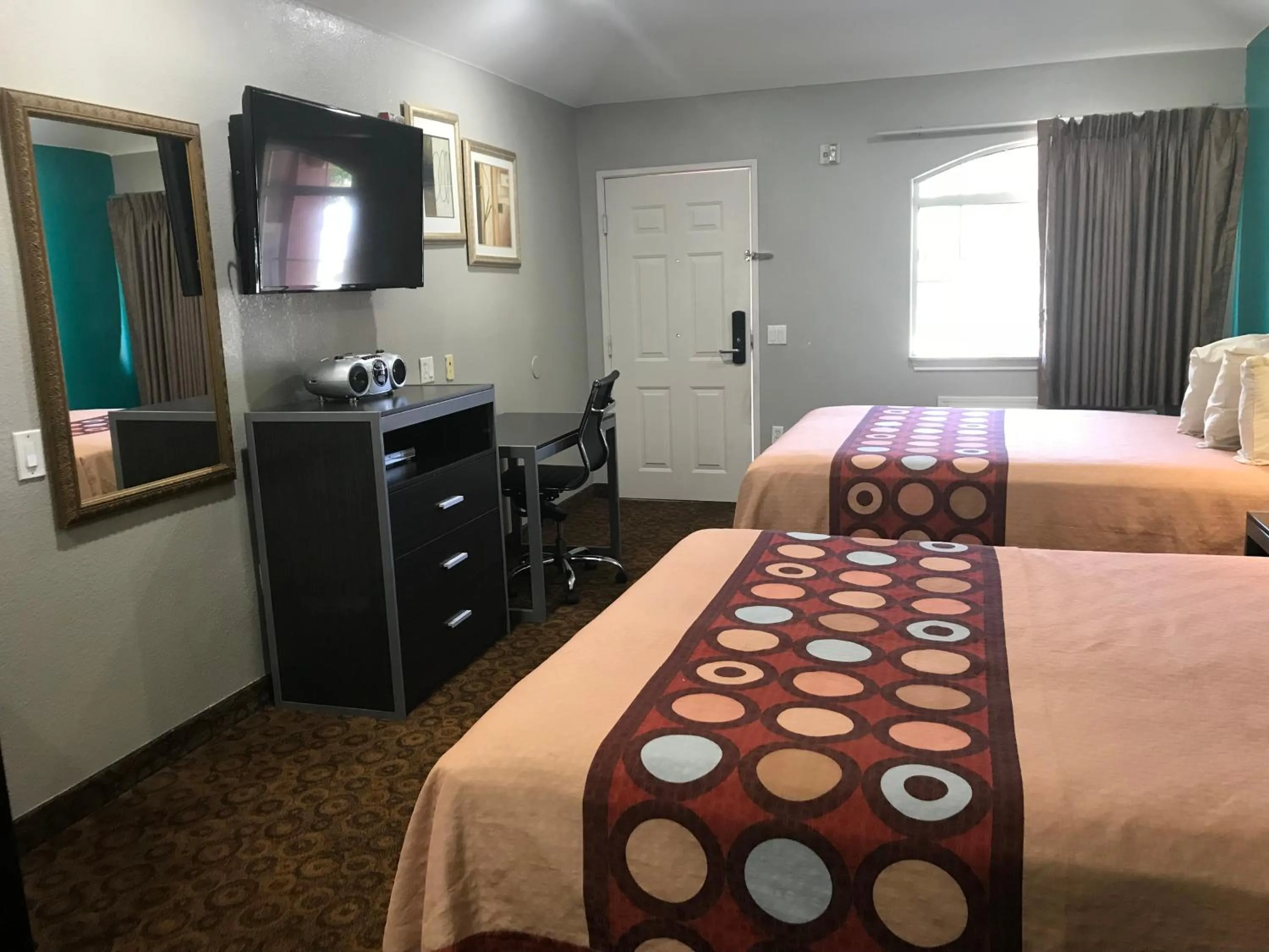 Camelot Inn and Suites