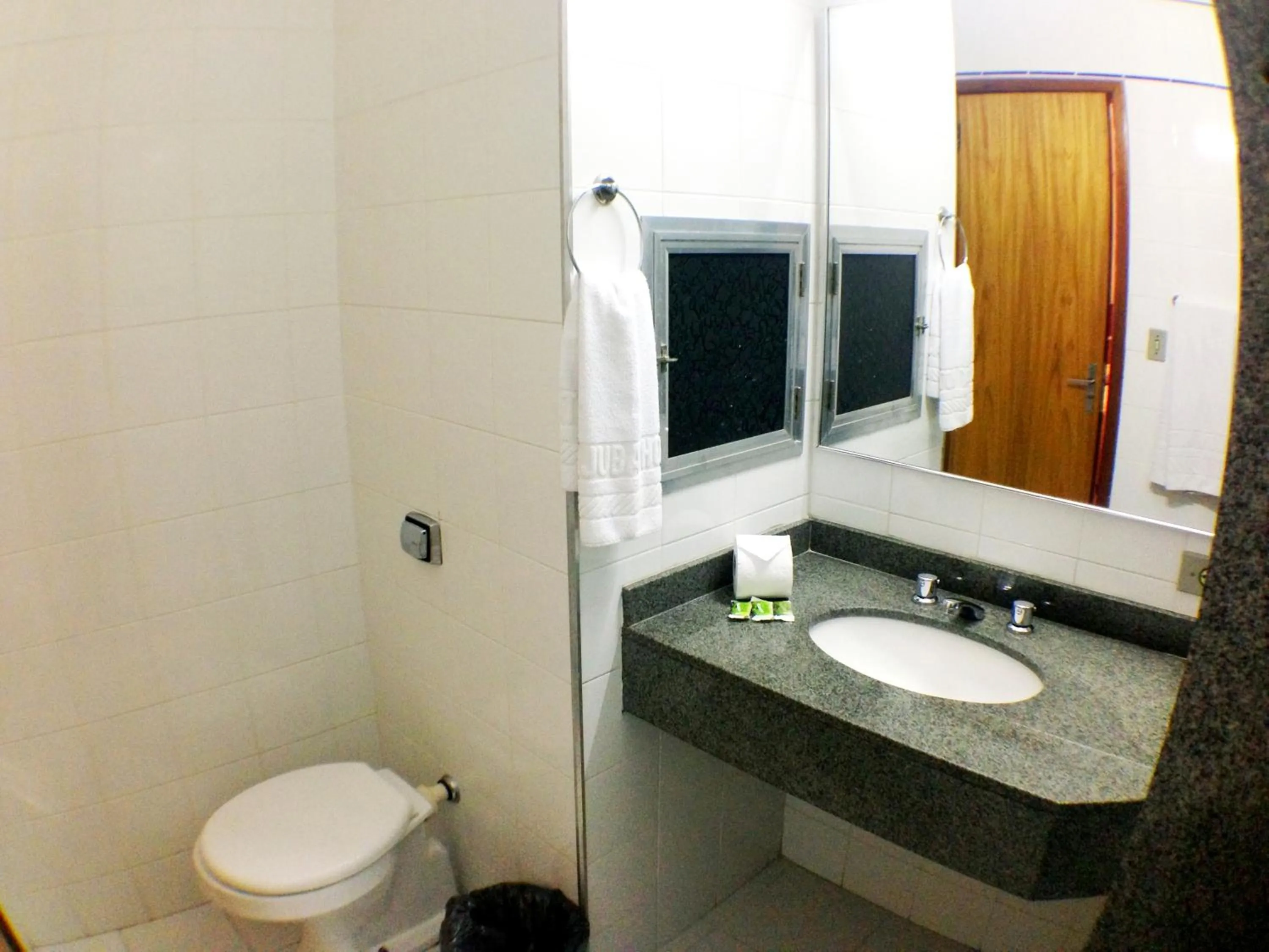 Bathroom in Itajubá Hotel