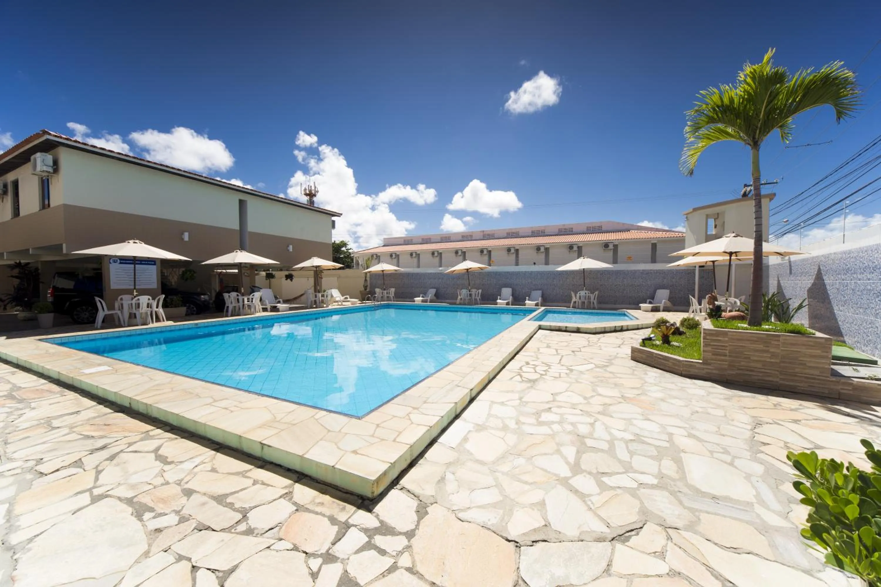 Pool view in Hotel Rekinte