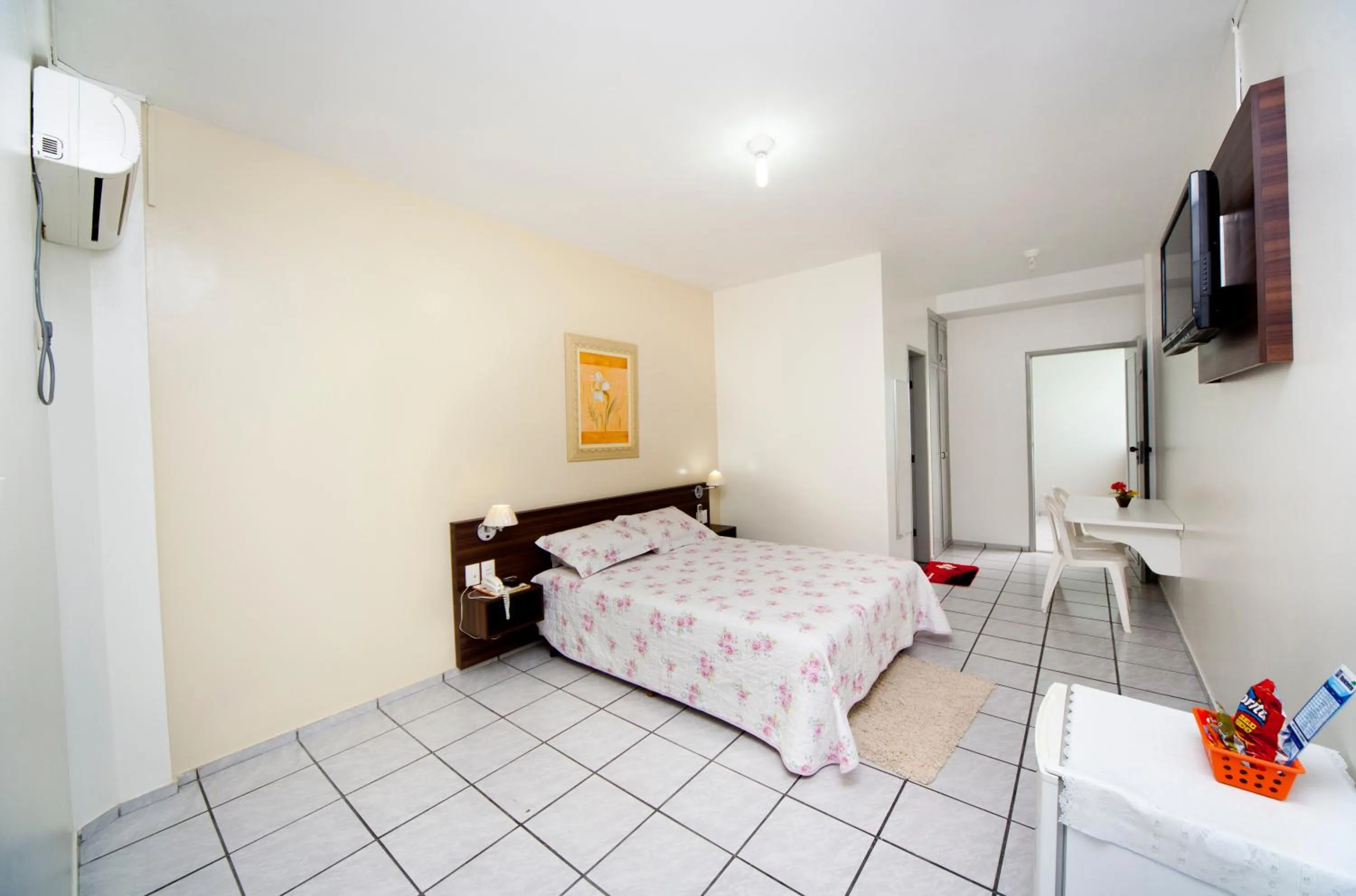 Bedroom, Bed in Hotel Rekinte