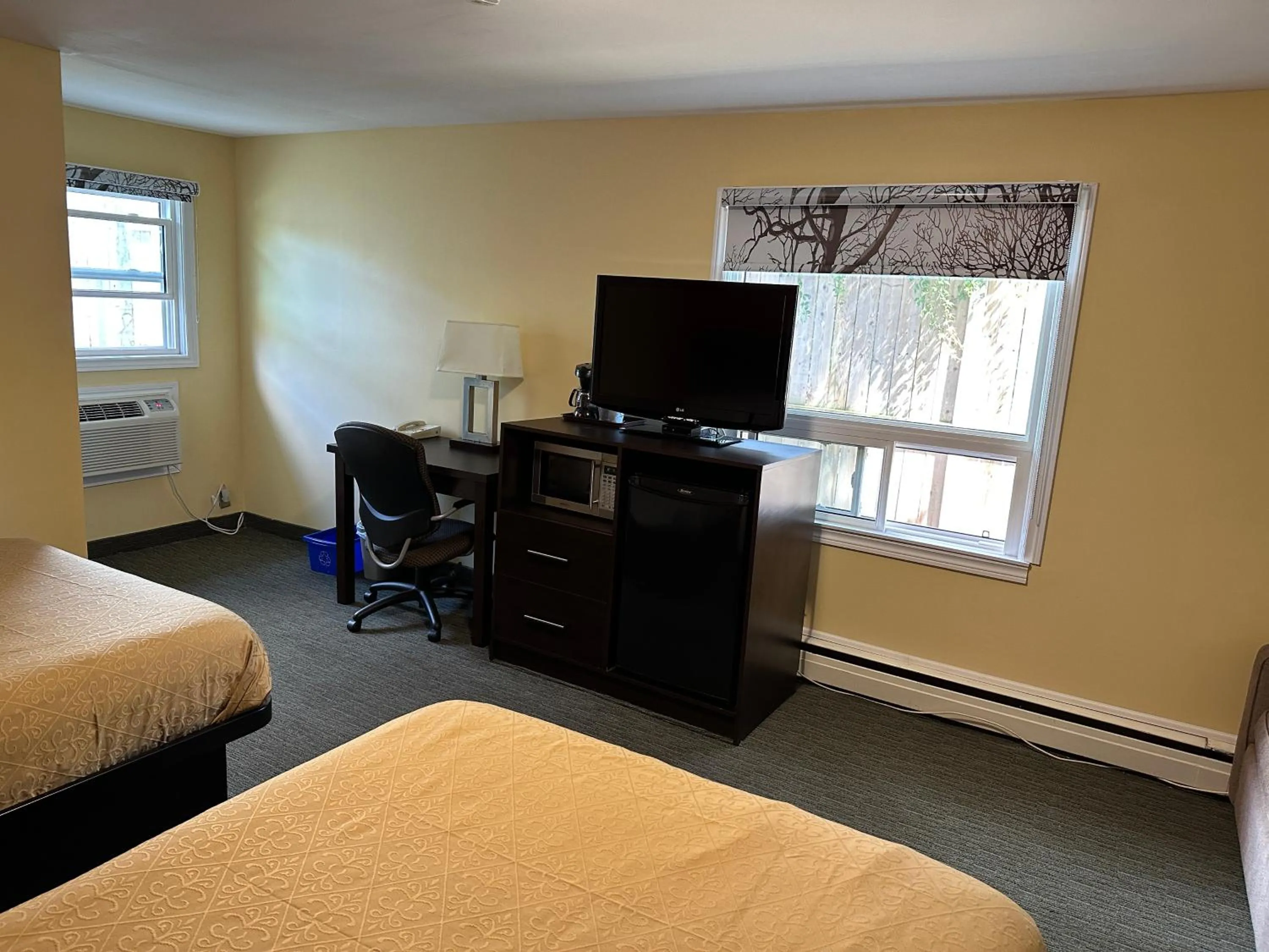 Bed in All Seasons Motel