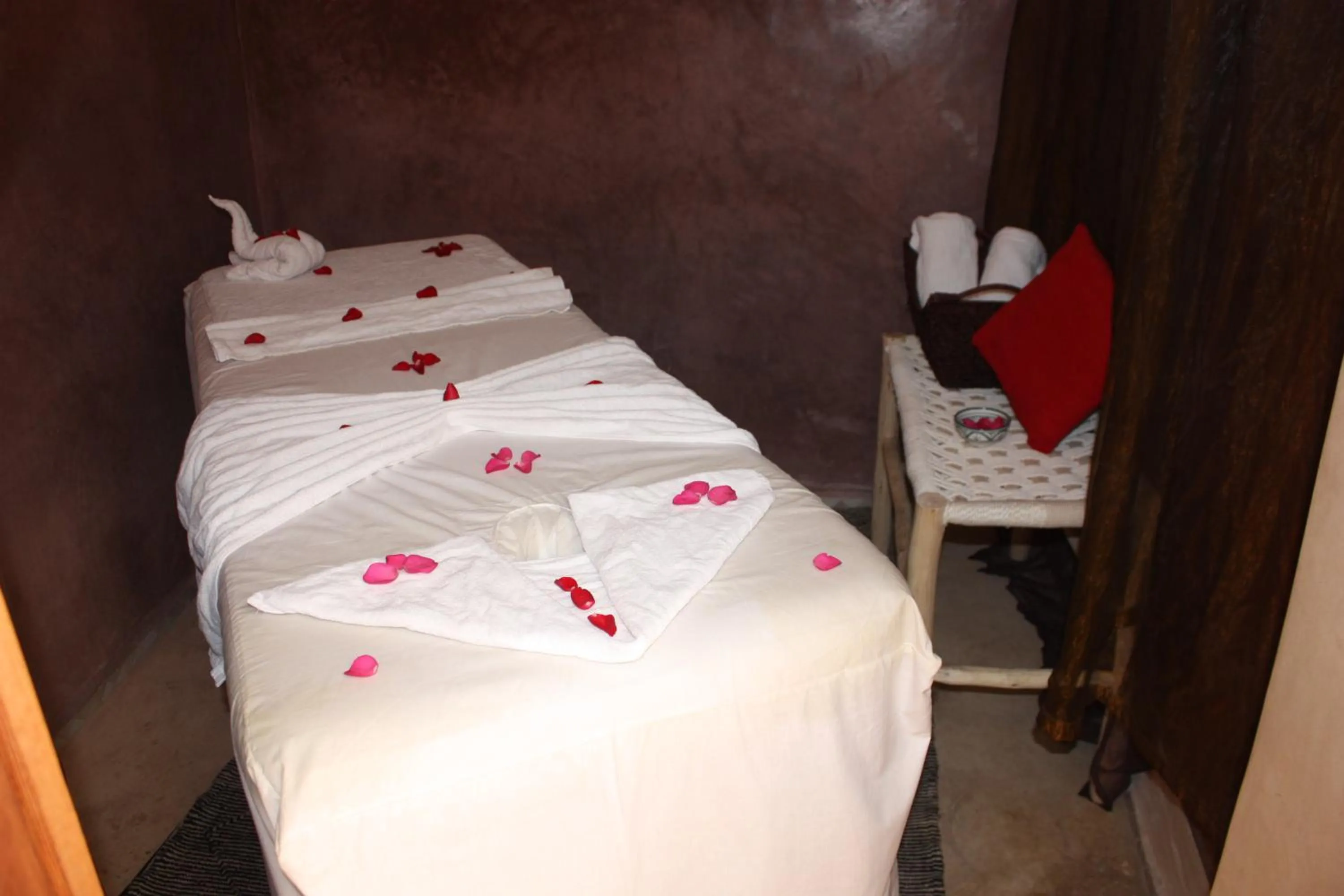 Massage, Bed in Riad Lorsya
