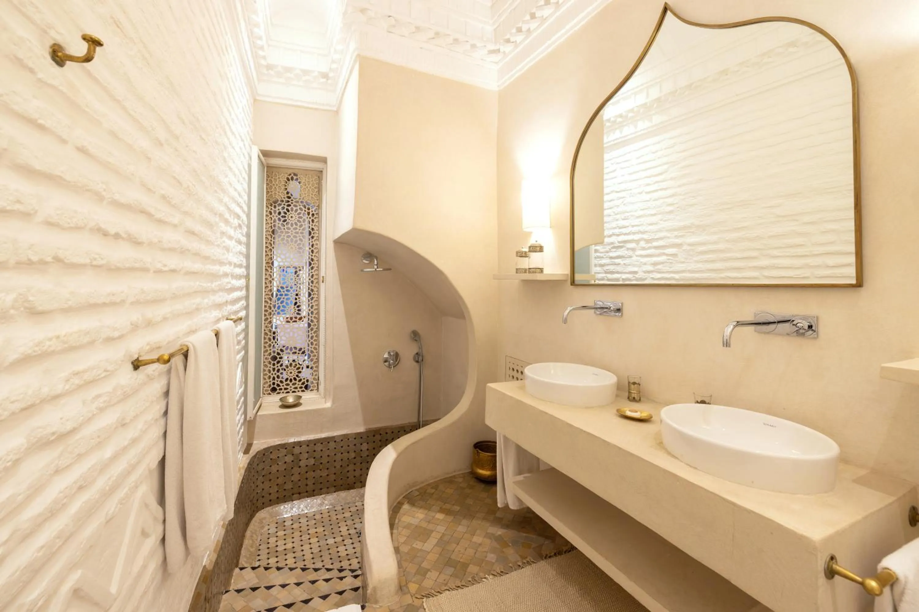 Shower in La Villa Nomade