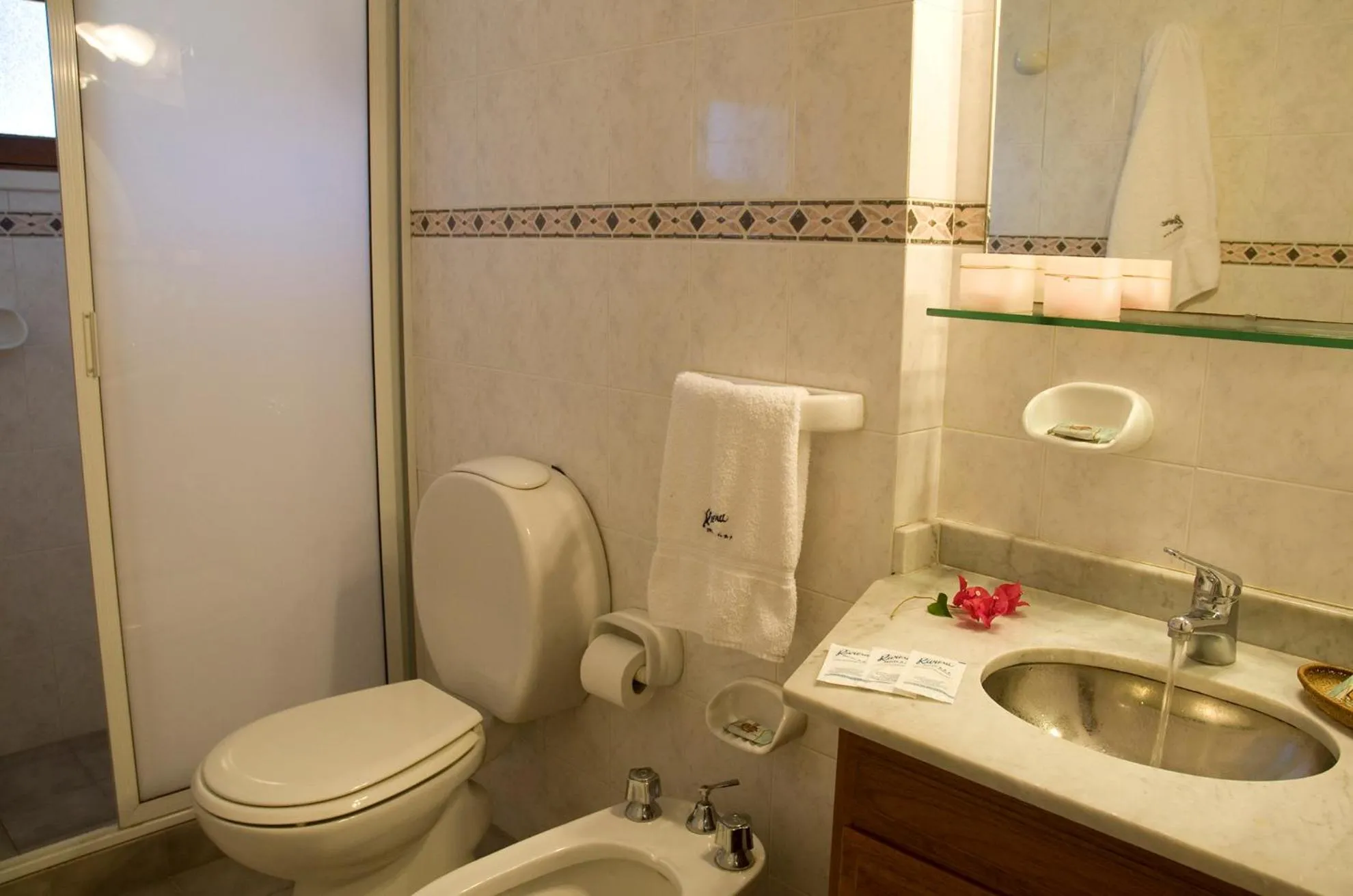 Shower in Hotel Riviera