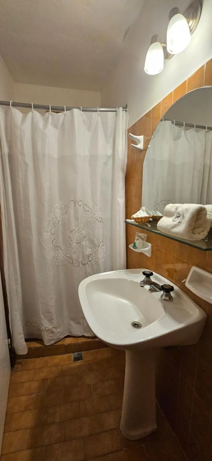 Shower in Hotel Riviera
