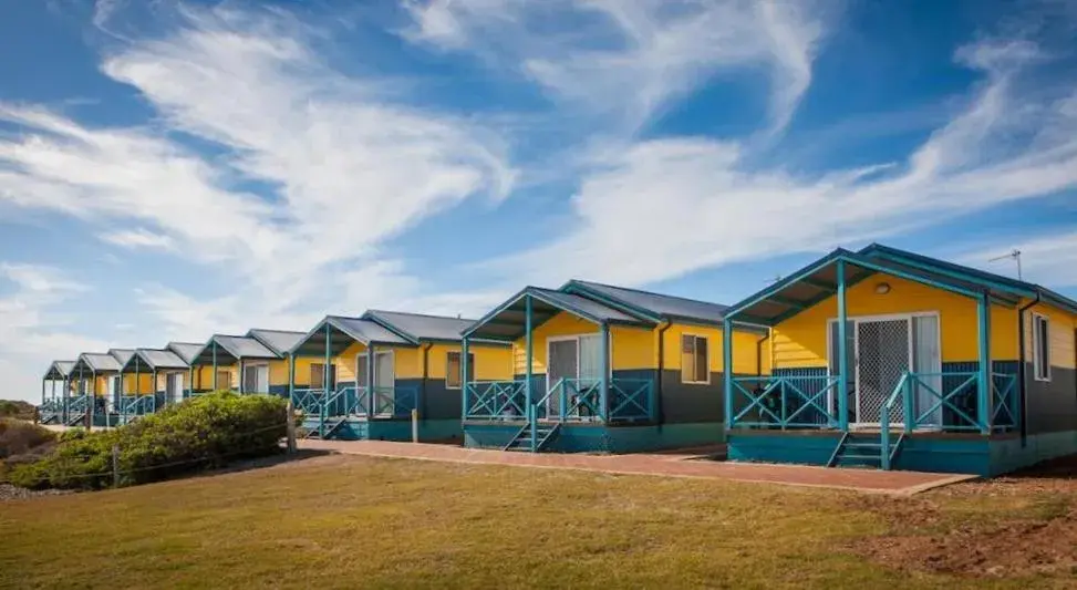 Two-Bedroom Chalet in Dongara Tourist Park Two-Bedroom Chalet in Dongara Tourist Park