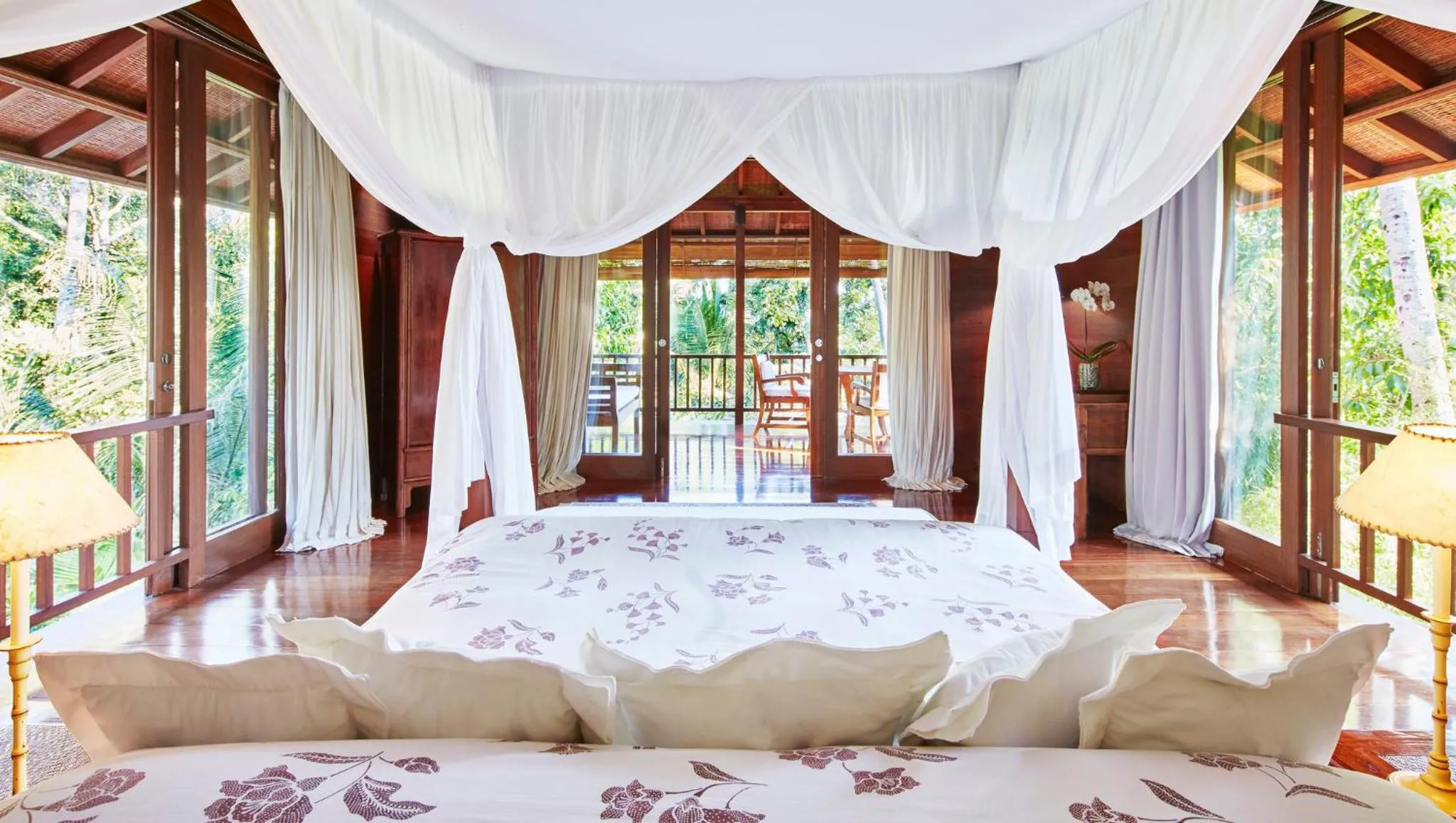 Photo of the whole room, Bed in COMO Shambhala Estate