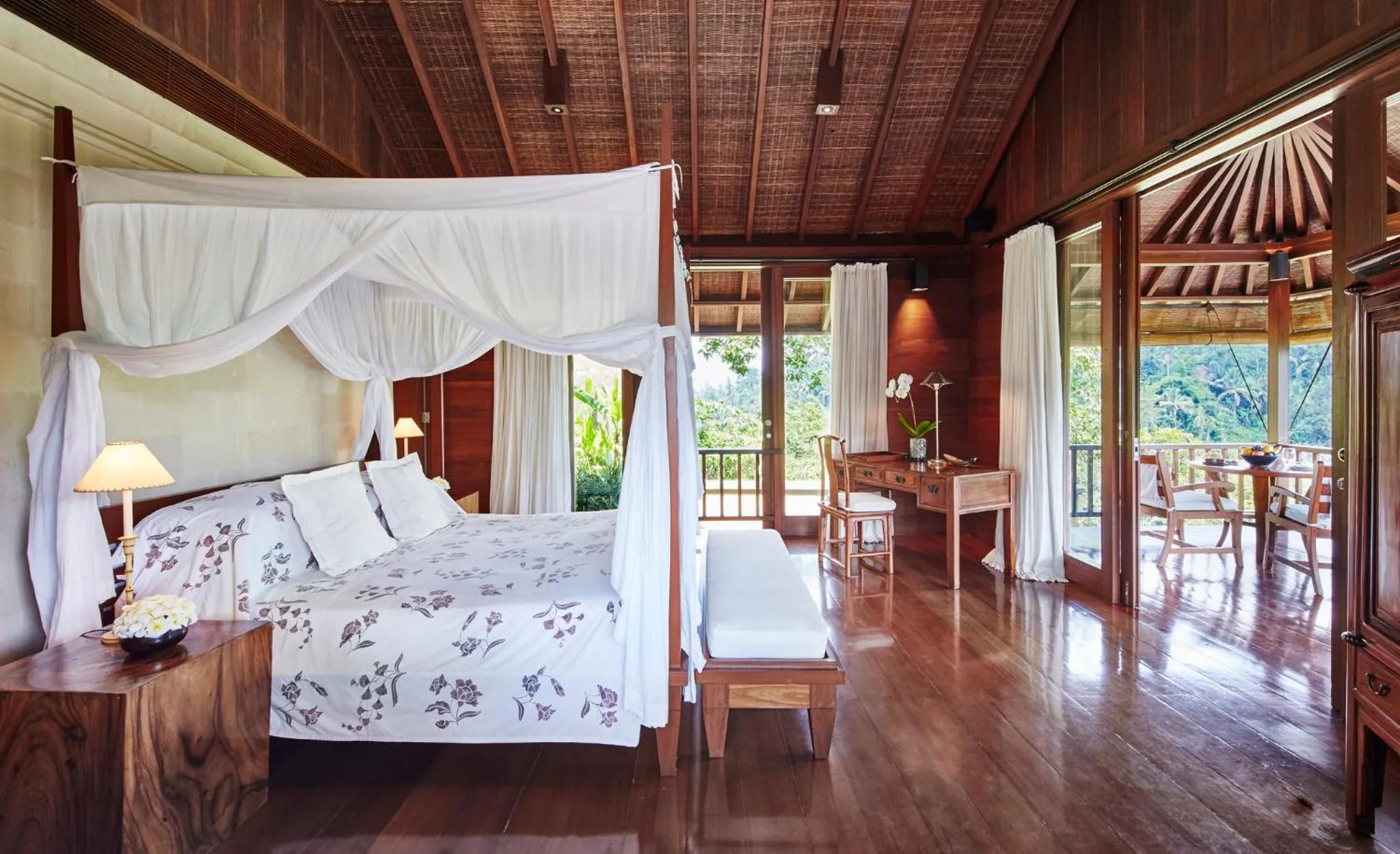 Swimming pool, Bed in COMO Shambhala Estate