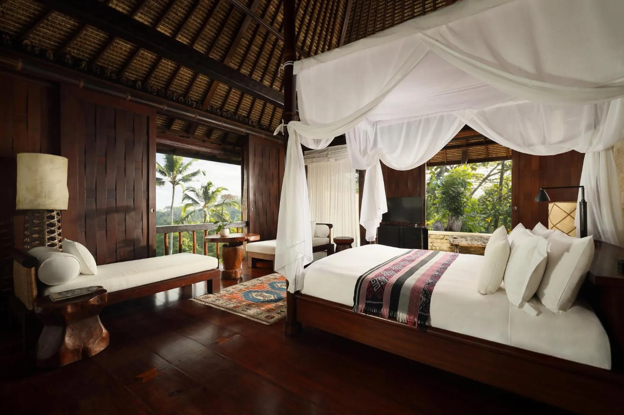 Photo of the whole room, Bed in COMO Shambhala Estate