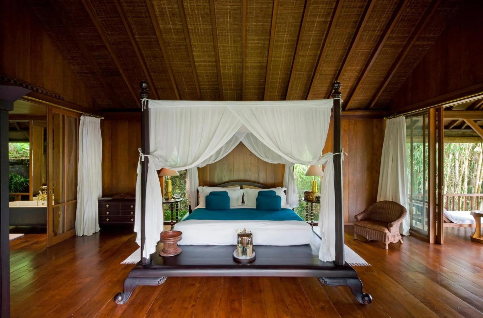 Photo of the whole room, Bed in COMO Shambhala Estate