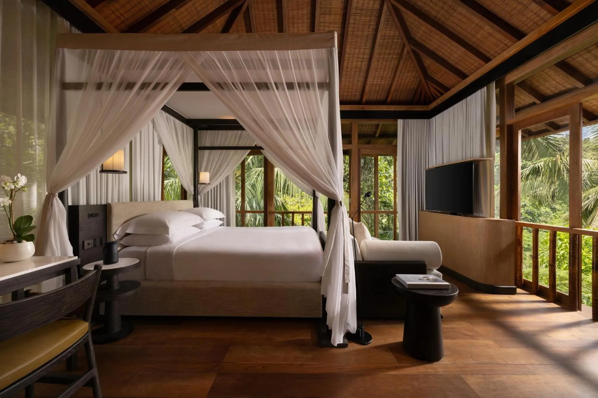 Photo of the whole room, Bed in COMO Shambhala Estate