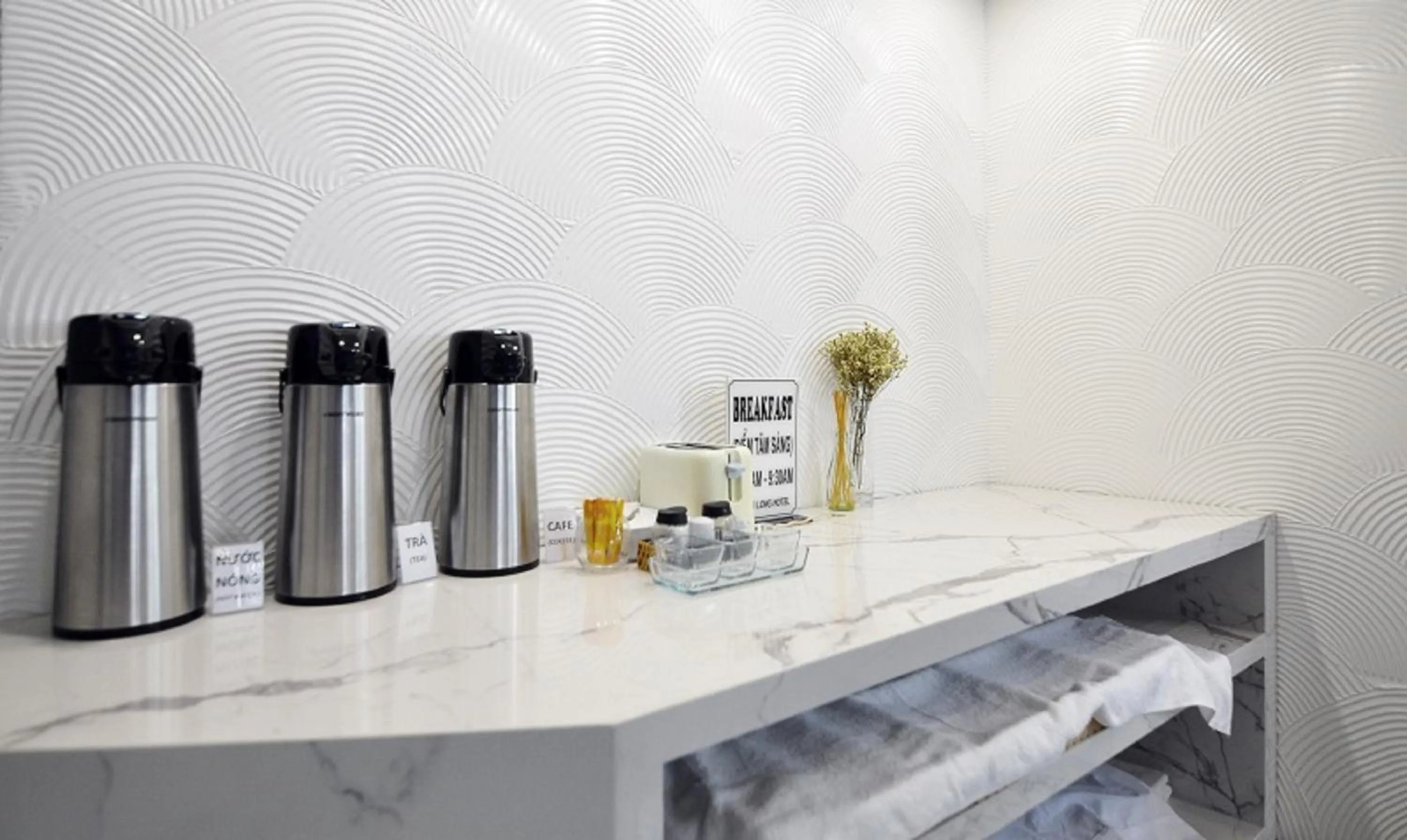 Coffee/tea facilities in Royal Dragon Boutique Hotel