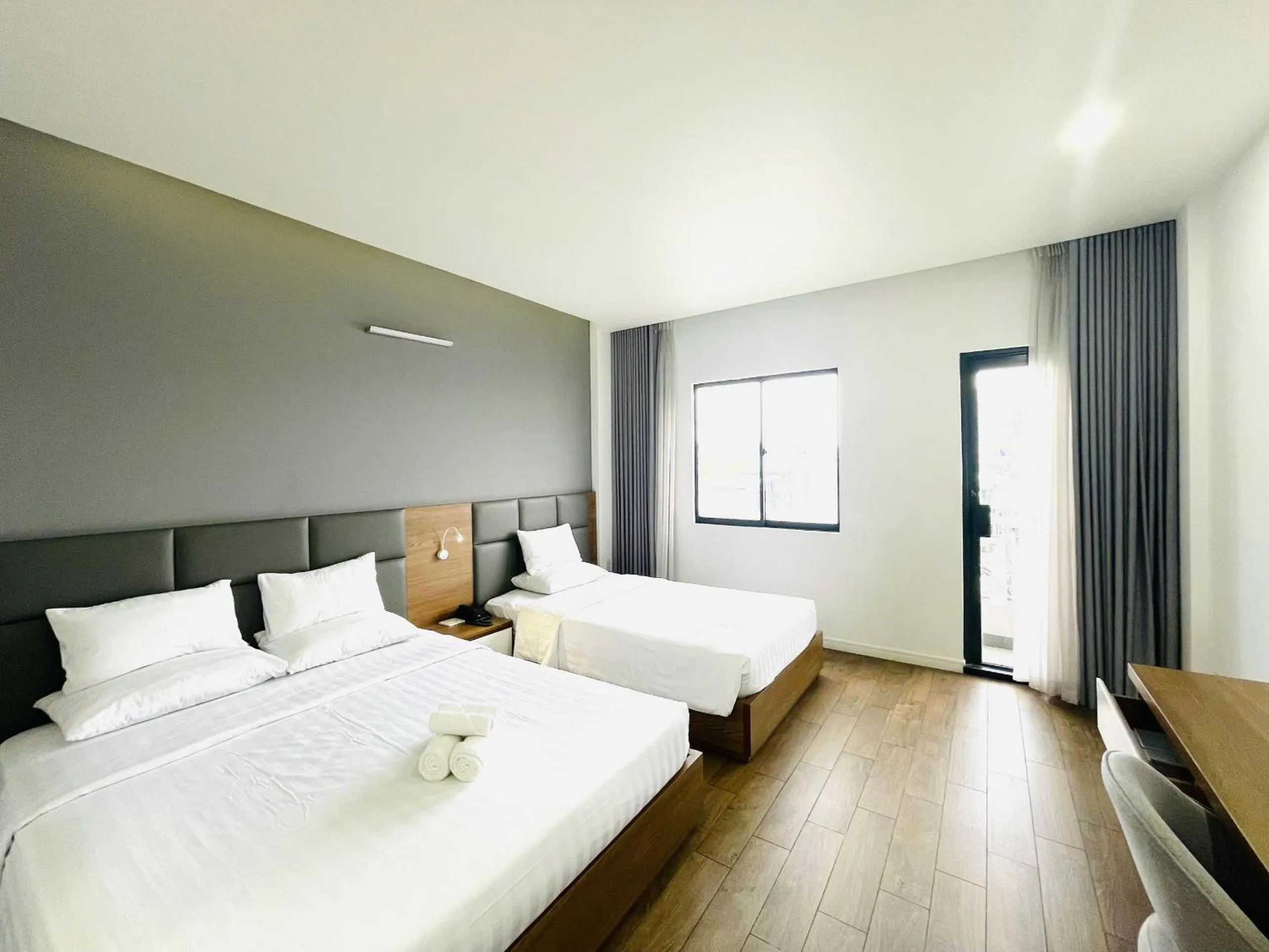 Bedroom, Bed in Royal Dragon Boutique Hotel